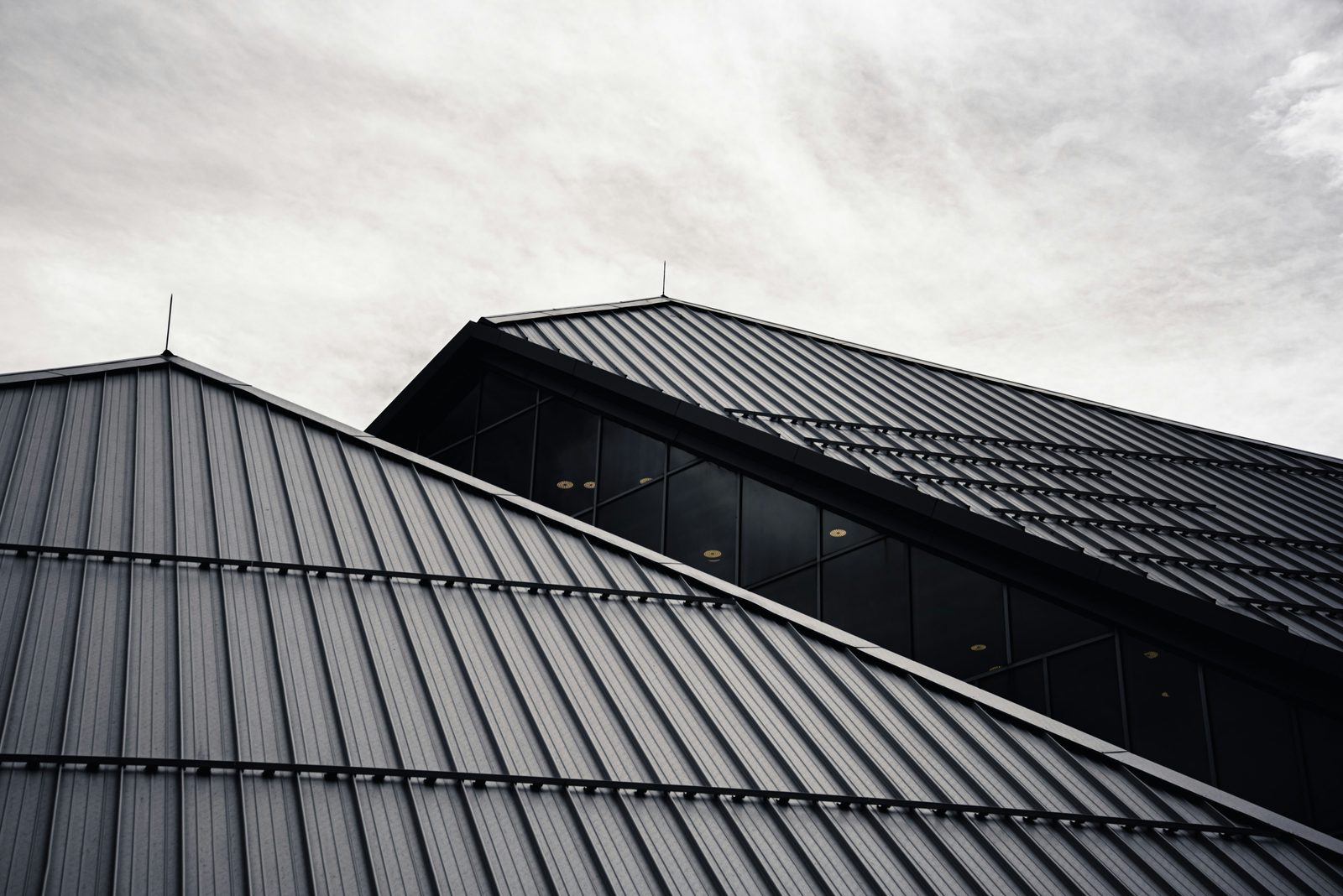Fort Myers, FL - Why Do Standing Seam Metal Roofs Survive Hurricane Winds?