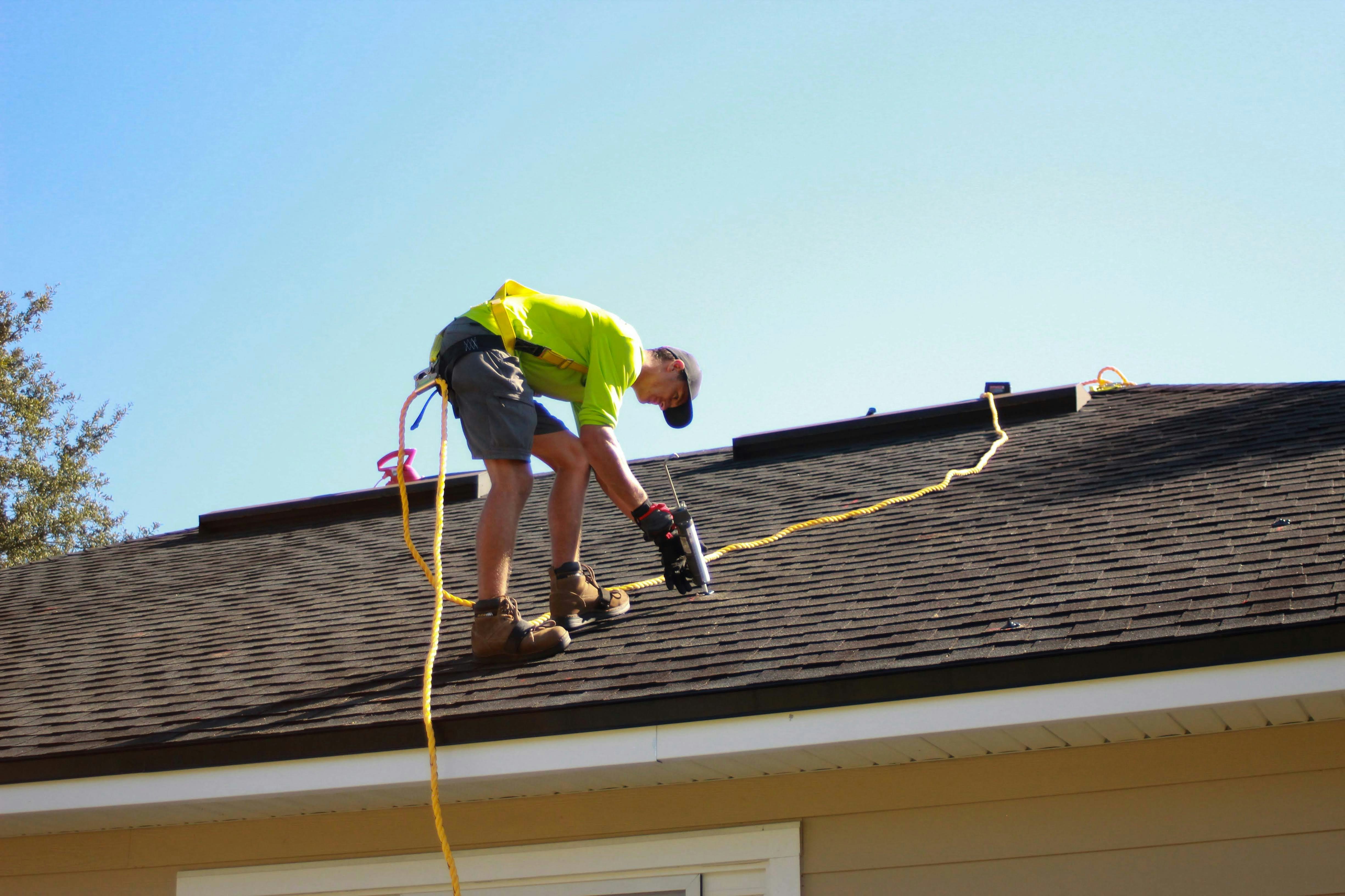 Fort Myers, FL – Choosing the Right Local Roofing Company for Your Home Project