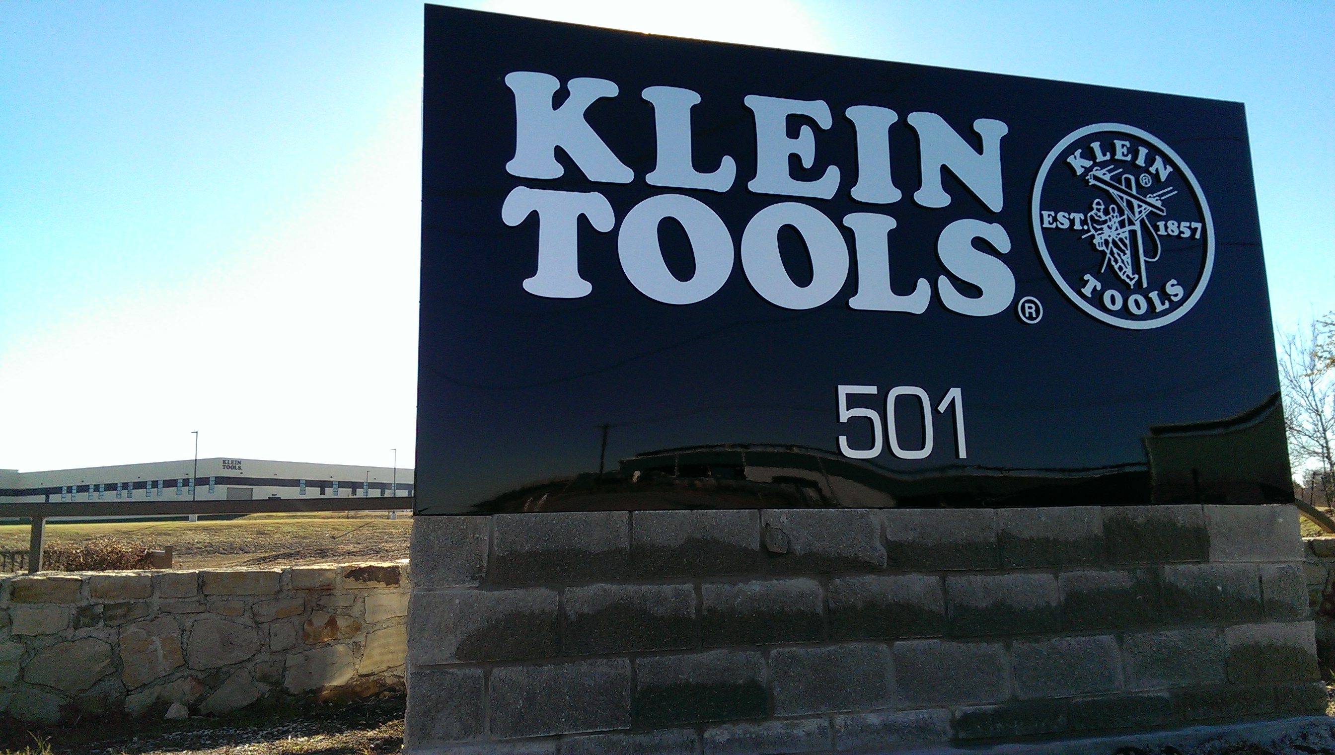 Monument Sign and Dimensional Lettering for Business in Mansfield, Texas