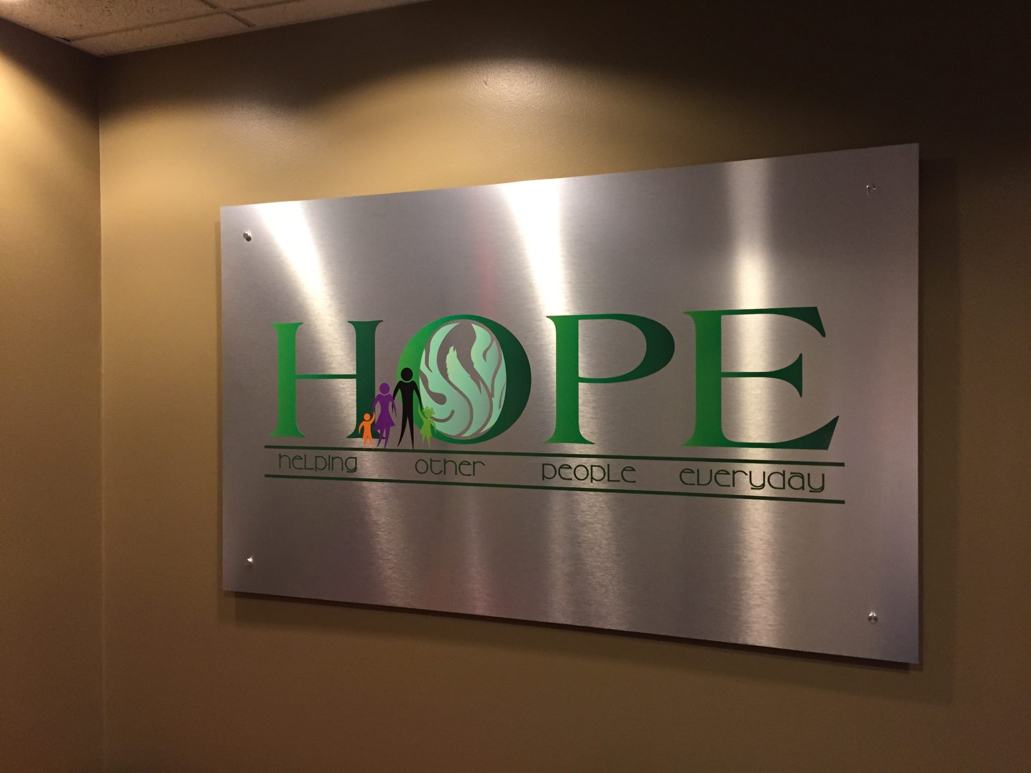 Centennial, CO – Custom Lobby Sign for US Heath Group, Inc &amp; Advisors