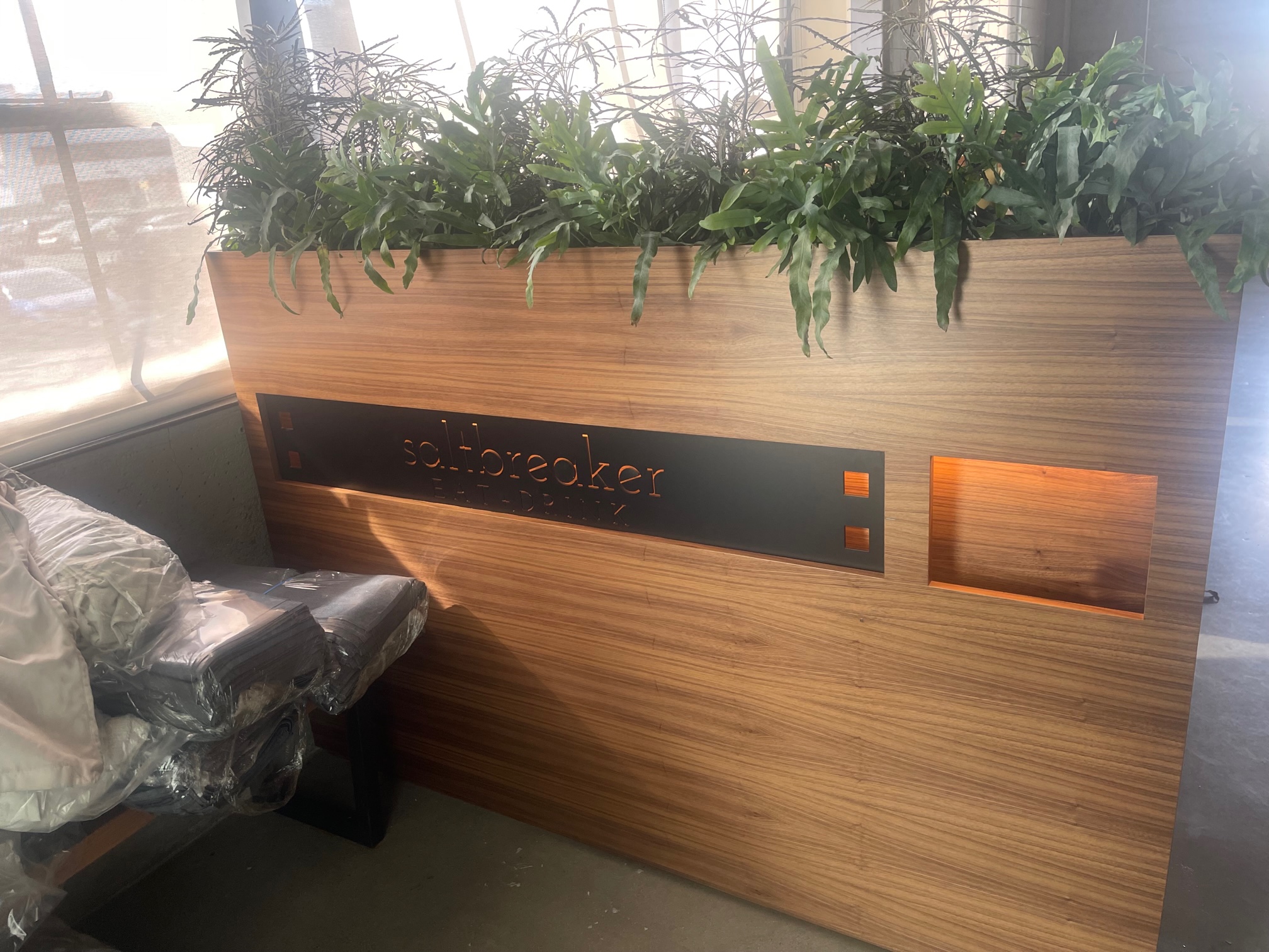 Hayward, CA - Custom Lobby Signs for Restaurants &amp; Cafes | Sign Company News