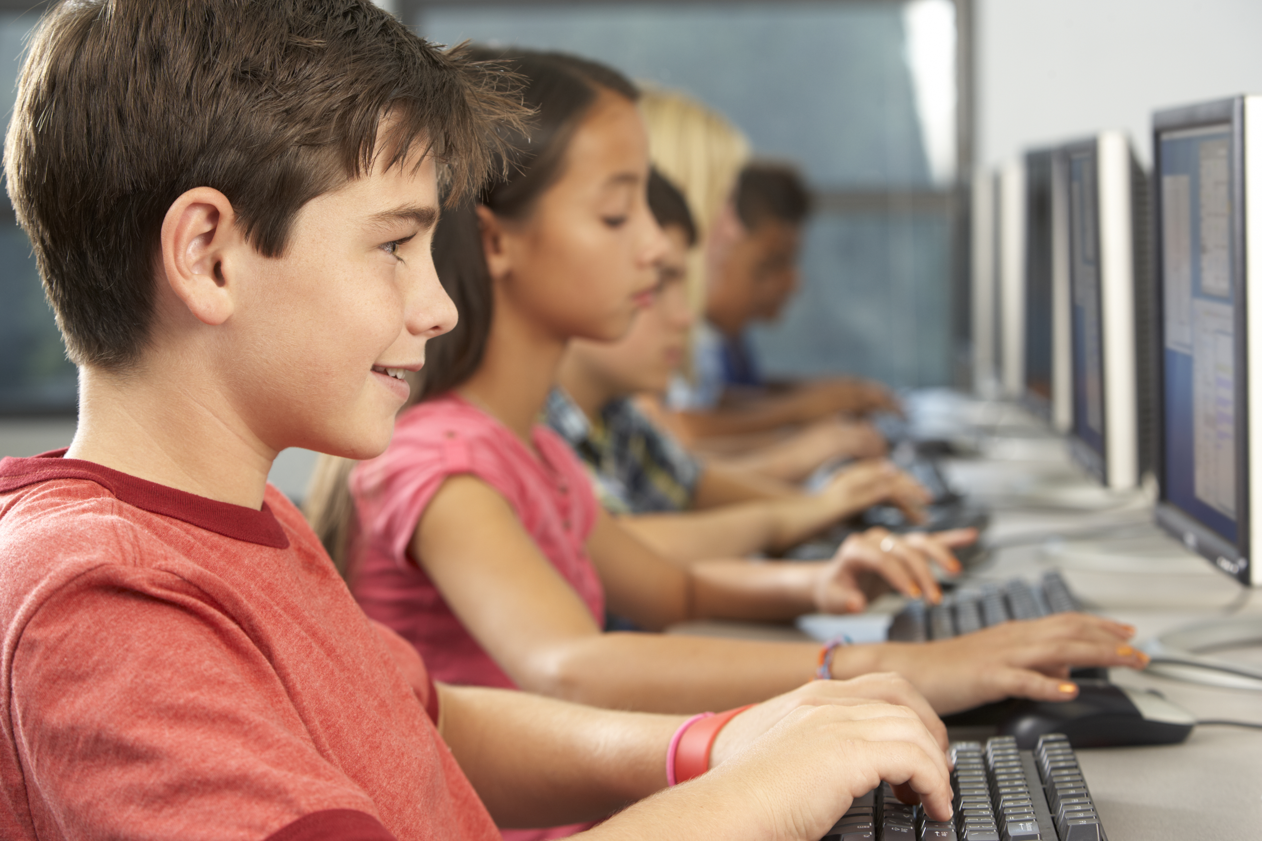 Houston, TX - Illuminate the Future: US LED's School Computer Lab Lighting