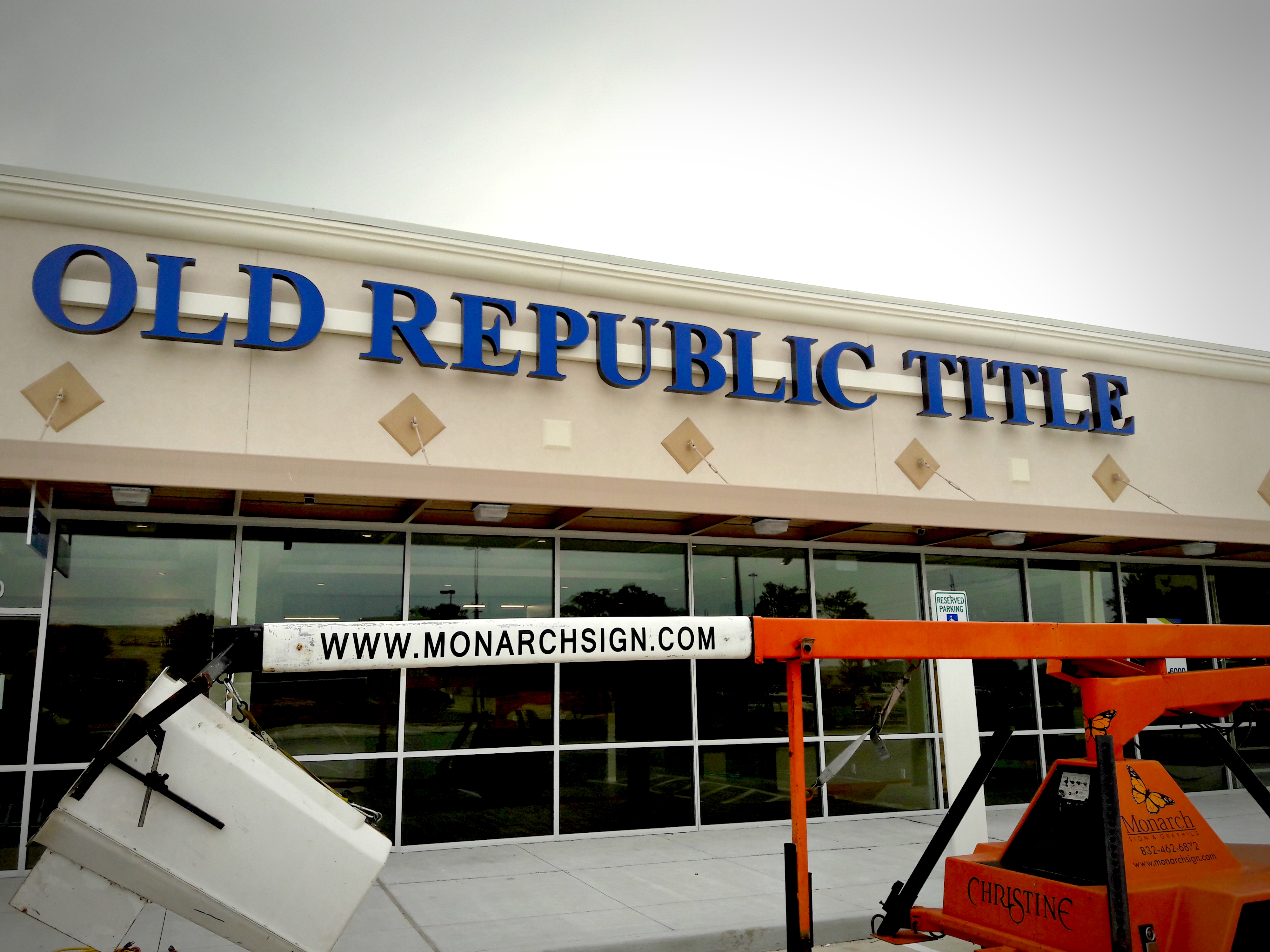 Tomball, TX -Teaming Up to Create a Illuminated Building Sign for Republic Title