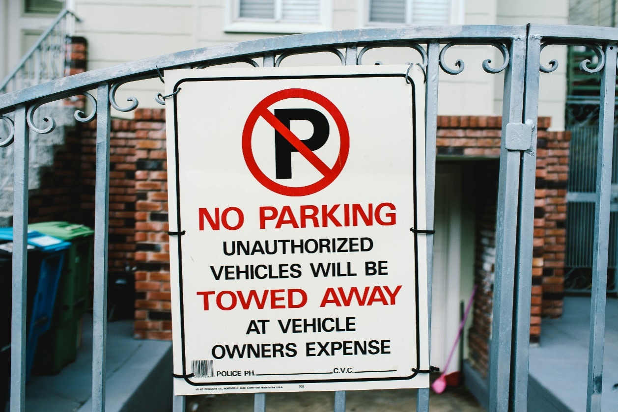 Huntsville, AL - Benefits of Custom Parking Signs | Best Sign Company Advice