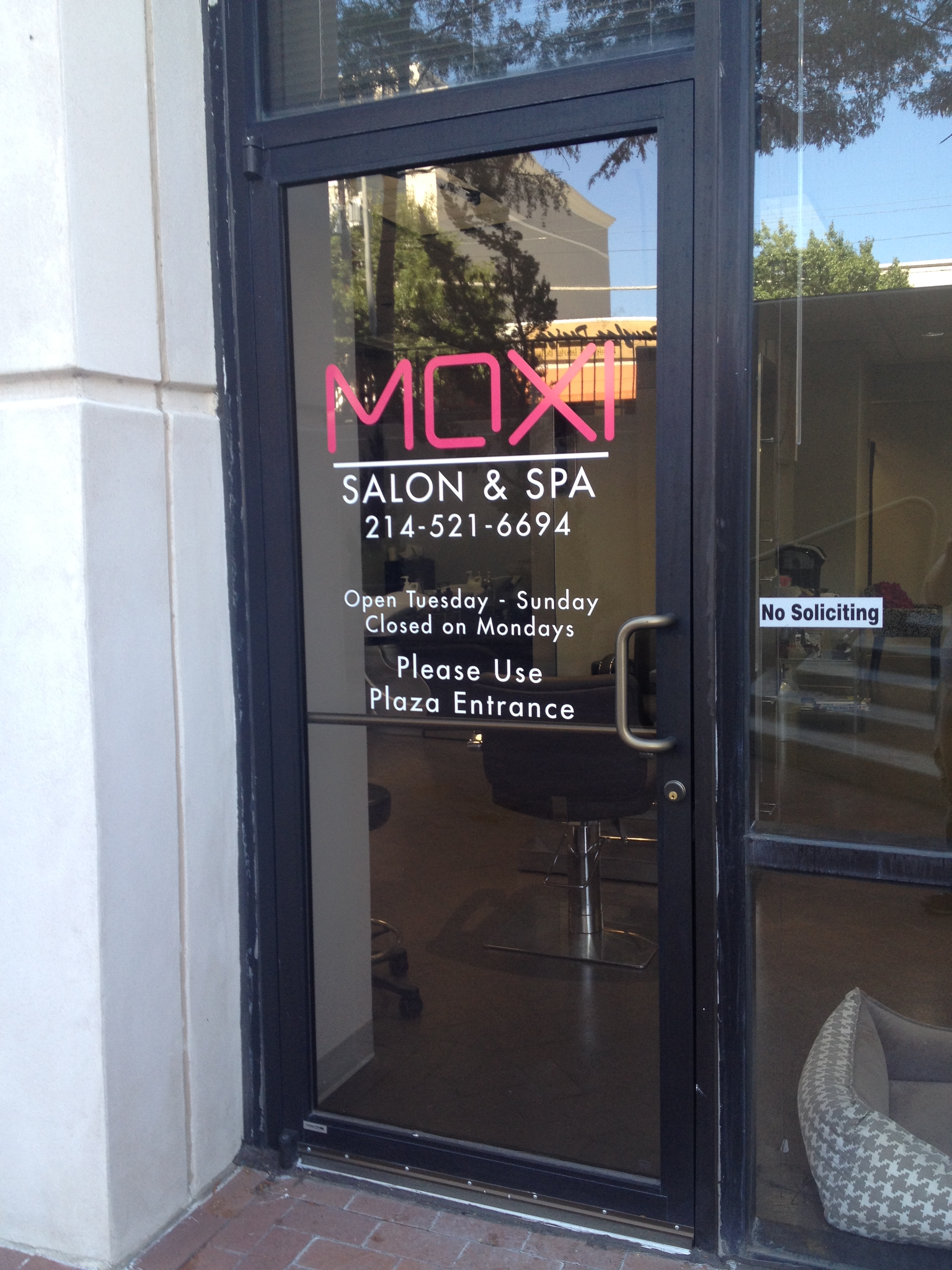 Moxi-door-decal