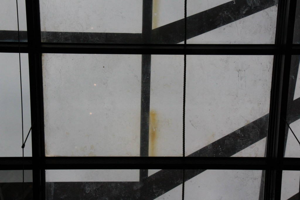 Pictrue of yellow stains on glass