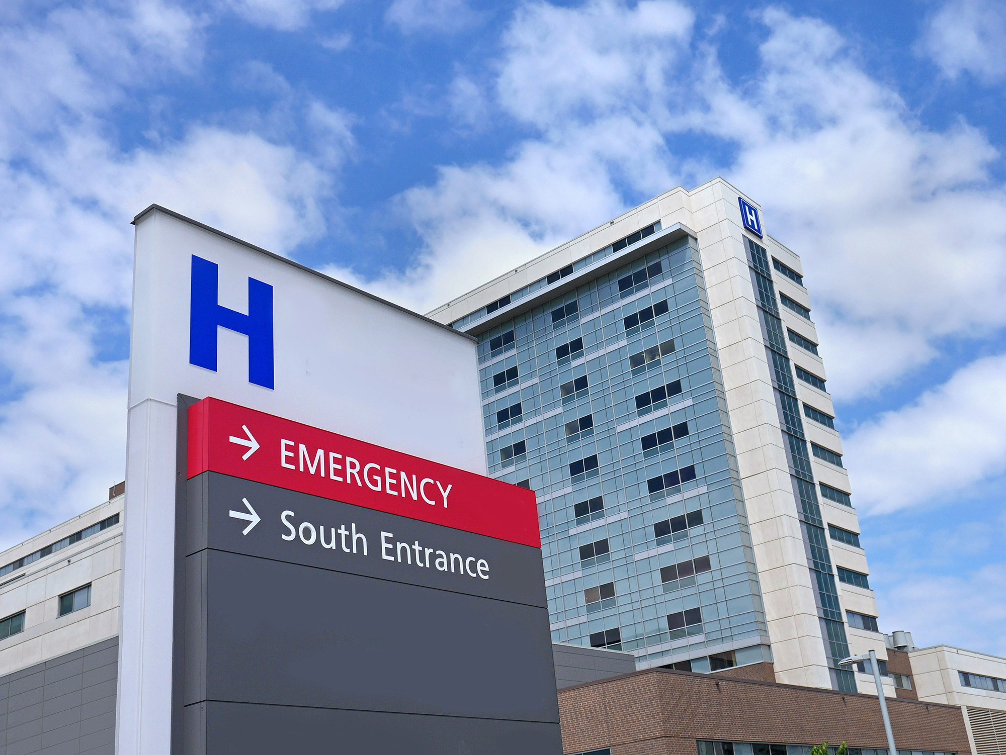 Laurel, MS - Benefits of Hiring a Custom Sign Company as a Local Hospital