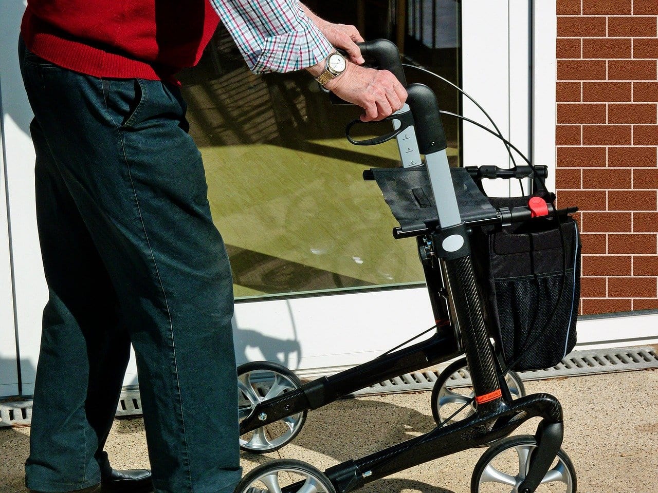 Long Beach, CA - Home Care Services: Shopping for After Surgery, COVID Recovery?