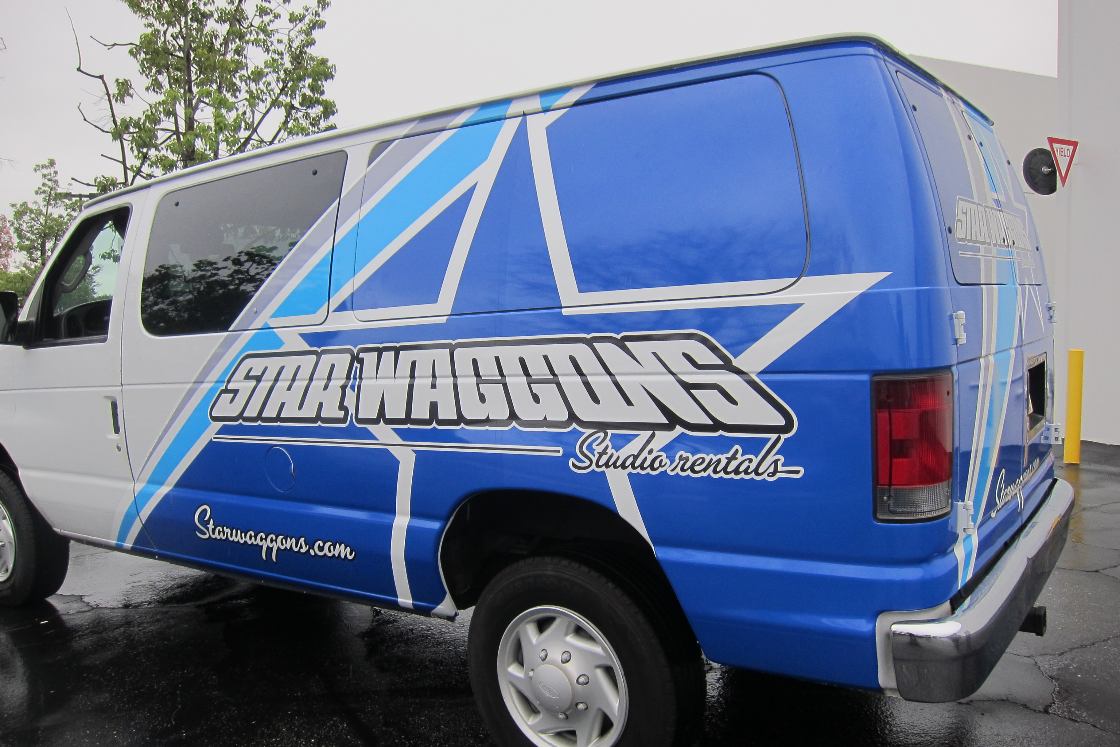 Fleet Graphics Upgrade for Los Angeles Business | Signage Industry News