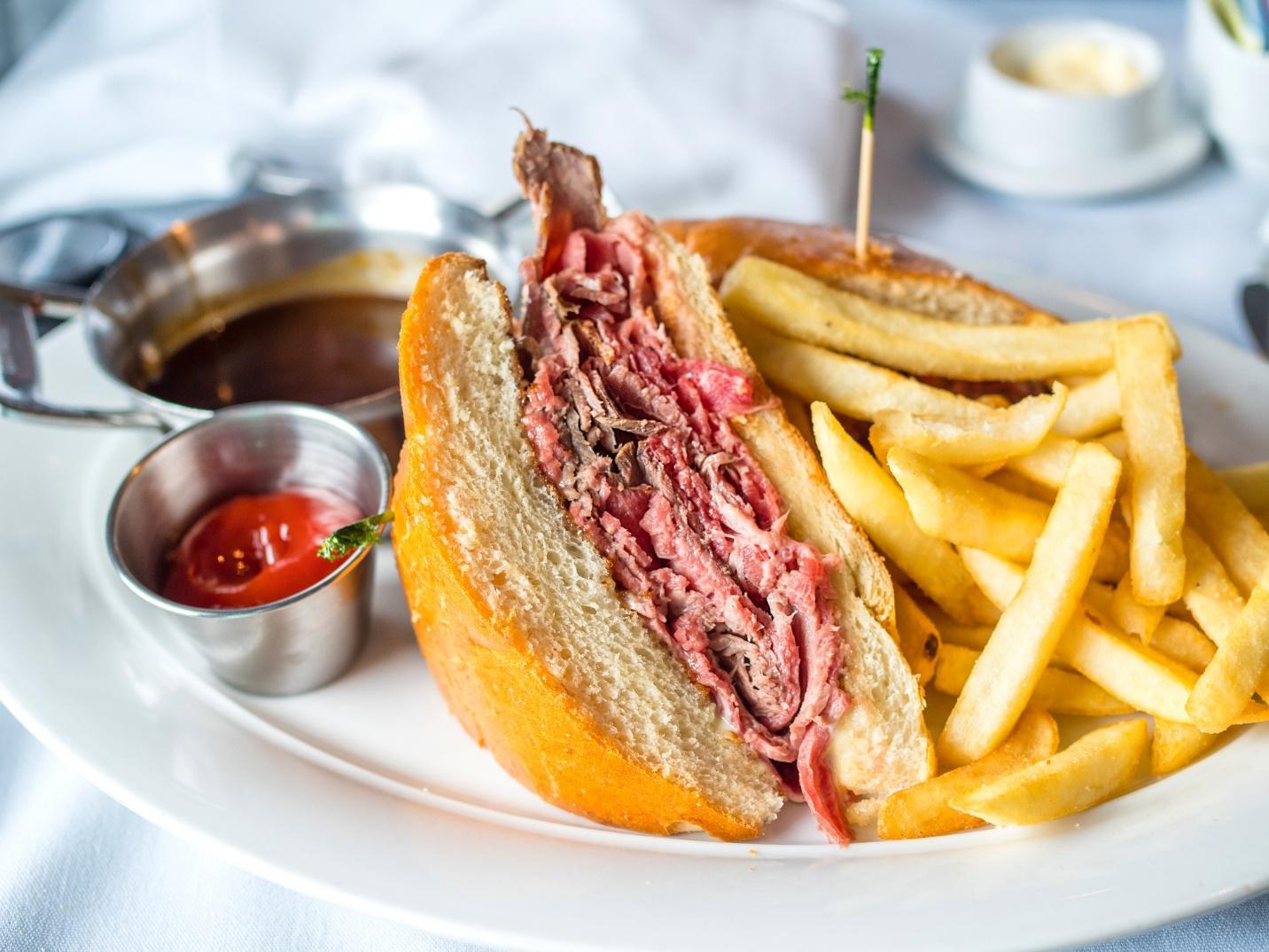 Santa Monica, CA - Top Round Sandwich Shop in LA Has Roast Beef Sandwiches