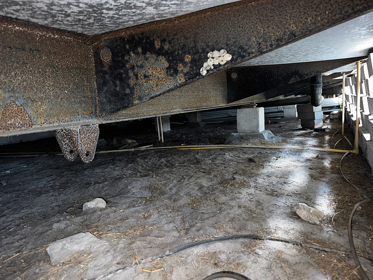 Athens, AL - DIY vs. Professional Crawl Space Waterproofing: Pros and Cons