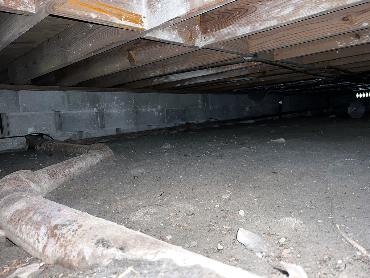 moisture in crawl space