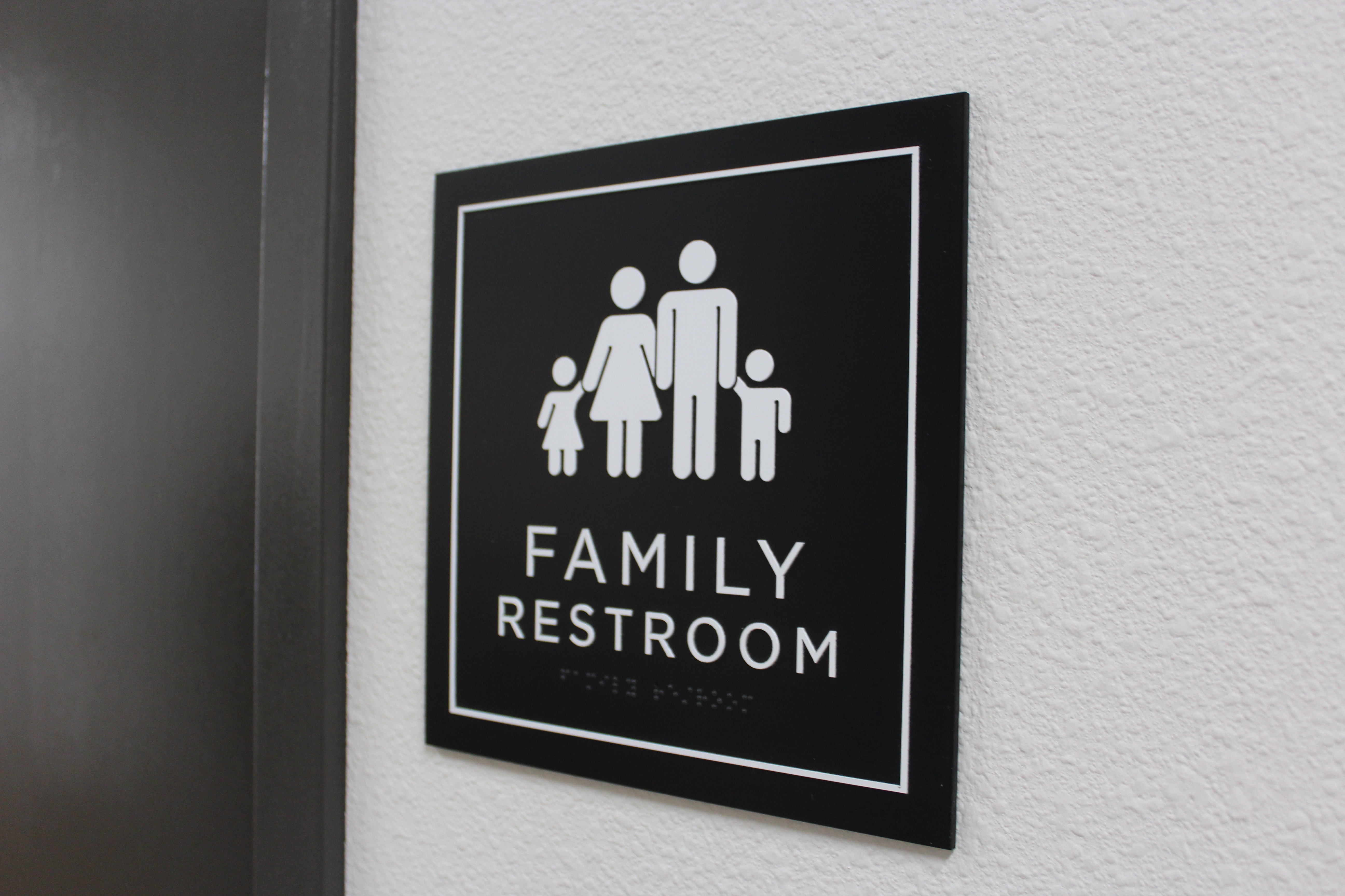 East Mesa, AZ – Signs Required for Restaurant Bathrooms | Sign Business News