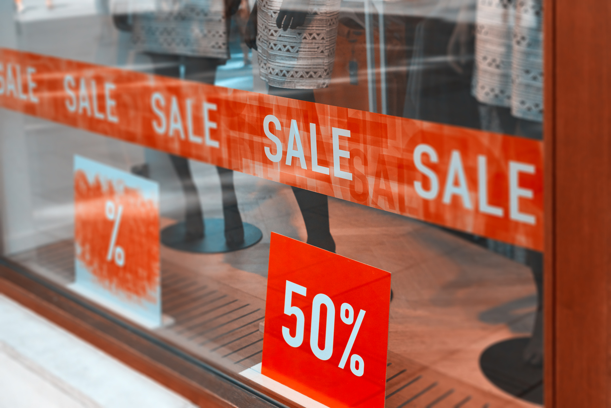 Oak Creek, WI - Custom Storefront Sign Placement Tips for Maximum Impact