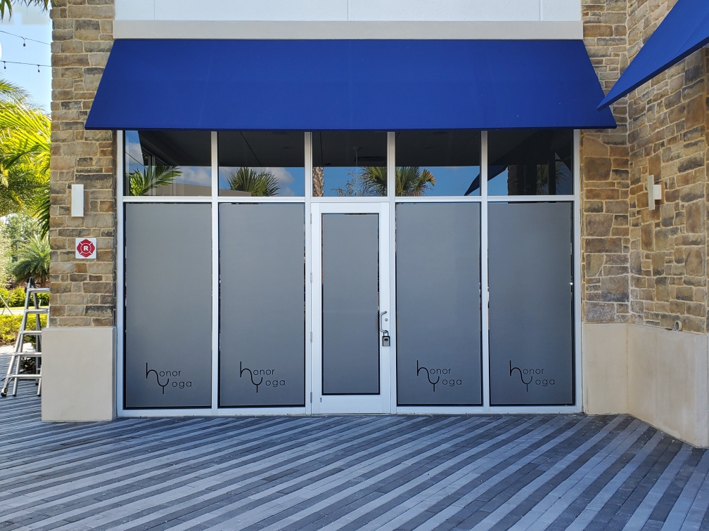 NAPLES, FL | 6 Tips for Creating Window Displays | Sign Shop News