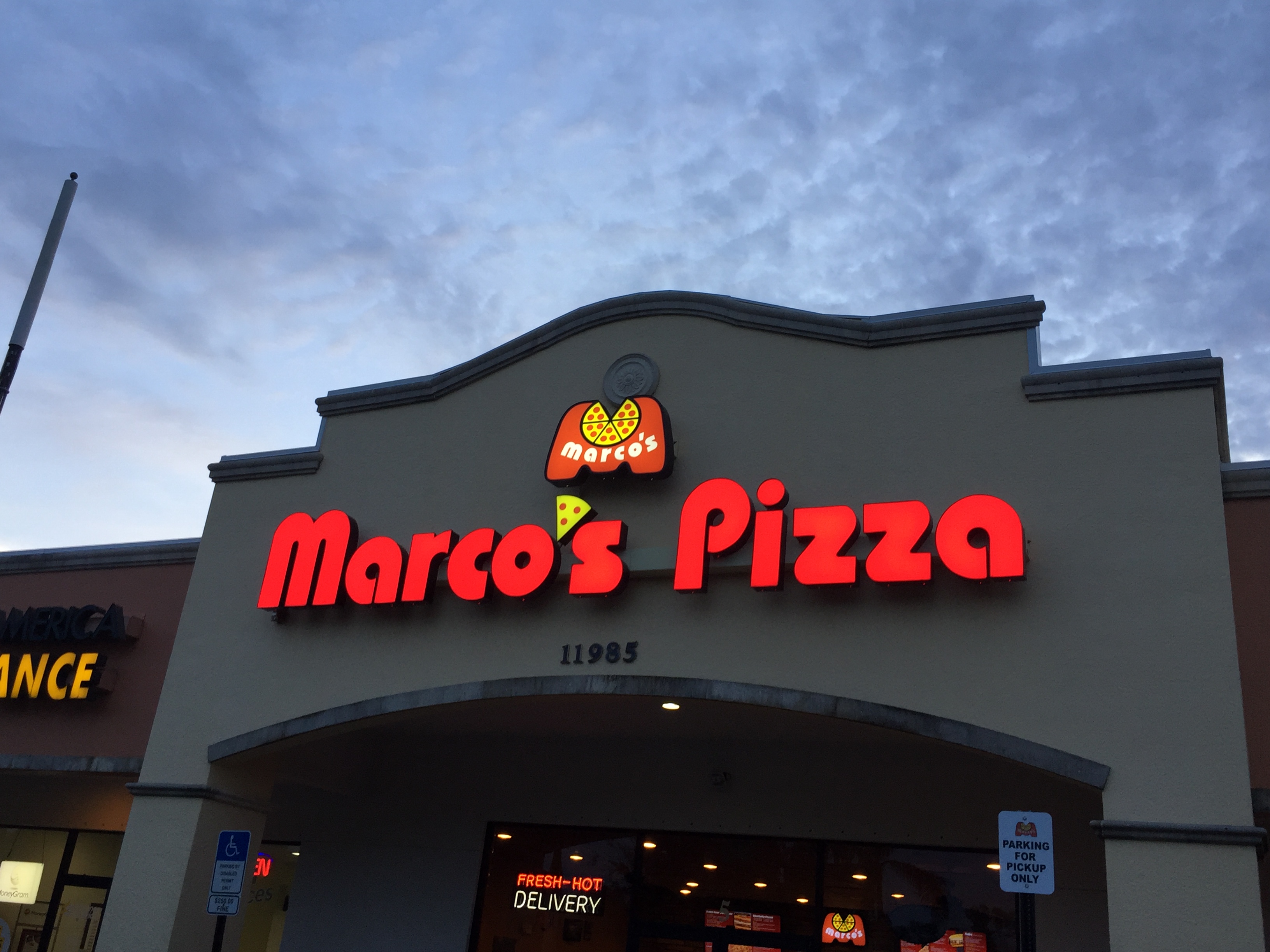 NAPLES, FL | 5 Essential Signs for Restaurant Owners | Sign Shop News