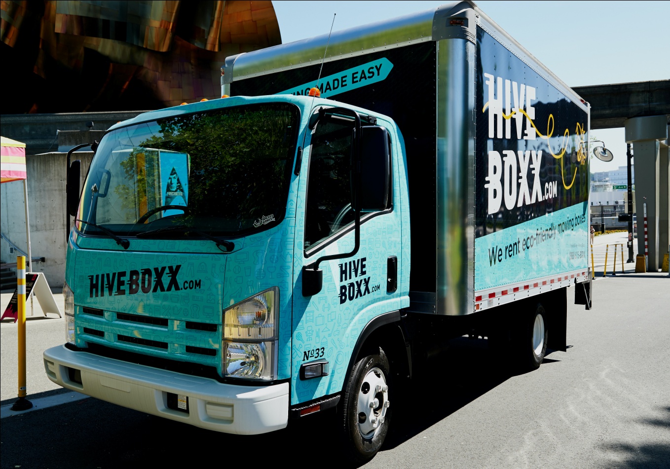 San Diego, CA - Use Vehicle Graphics by a Sign Company For Business Promotion