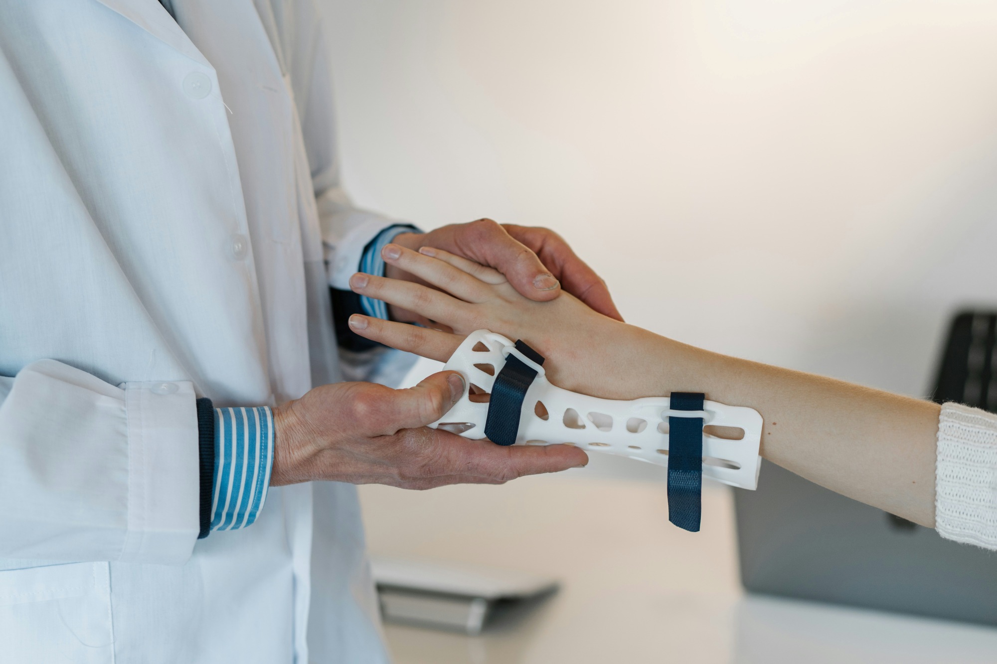 Tucson, AZ - How Can a Non-Surgical Orthopedic Doctor Help Avoid Surgery?