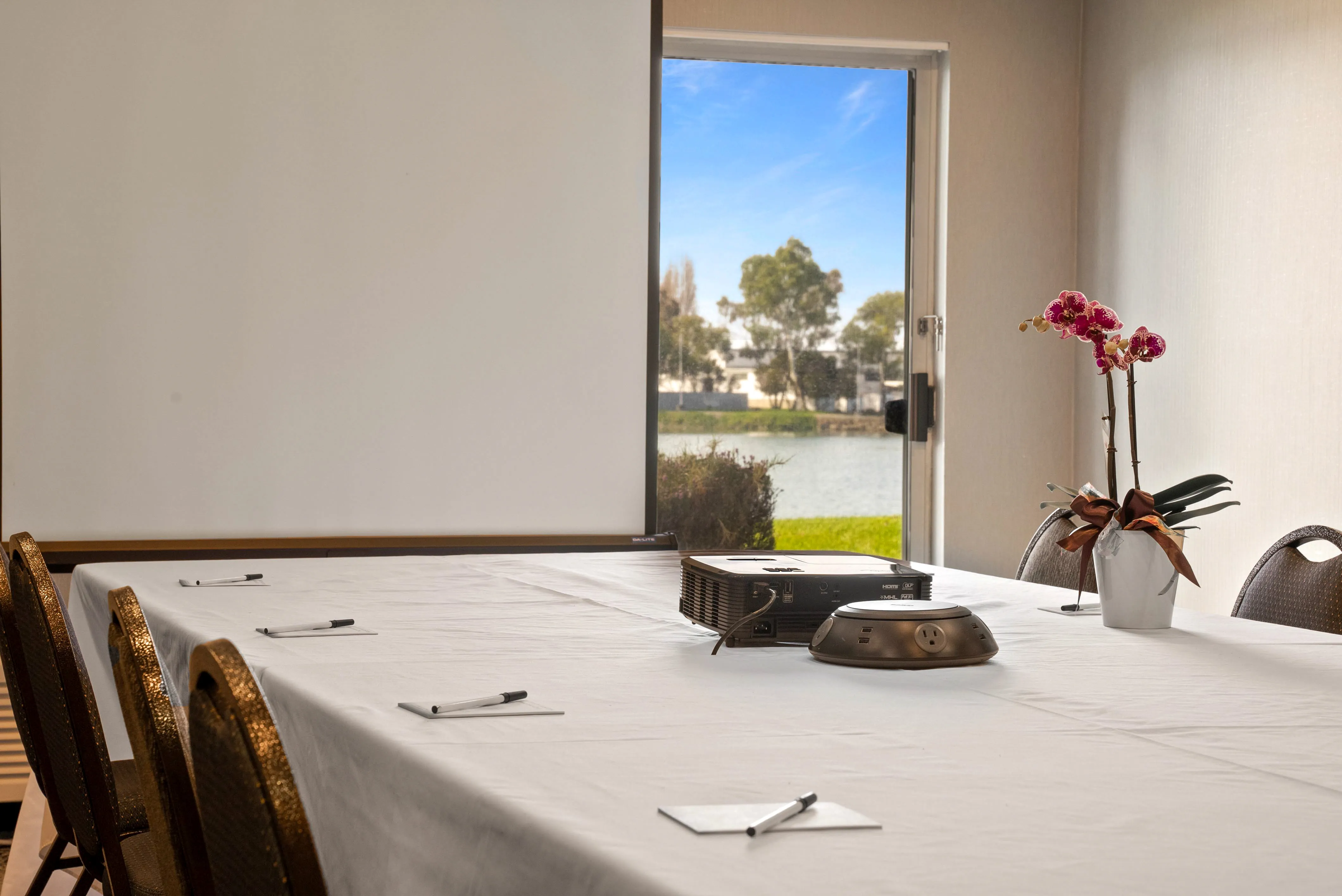 Oakland, CA - Hotels With Meeting Rooms and Conference Space for Business