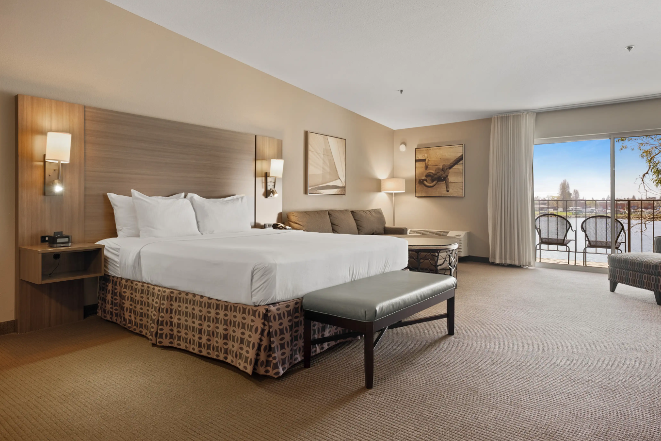 Oakland, CA - Searching for East Bay Hotels Near Airport with Comfortable Rooms?