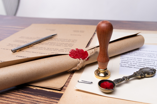 Oakland, CA - Notary Public Offers Commercial Notary Services for Businesses