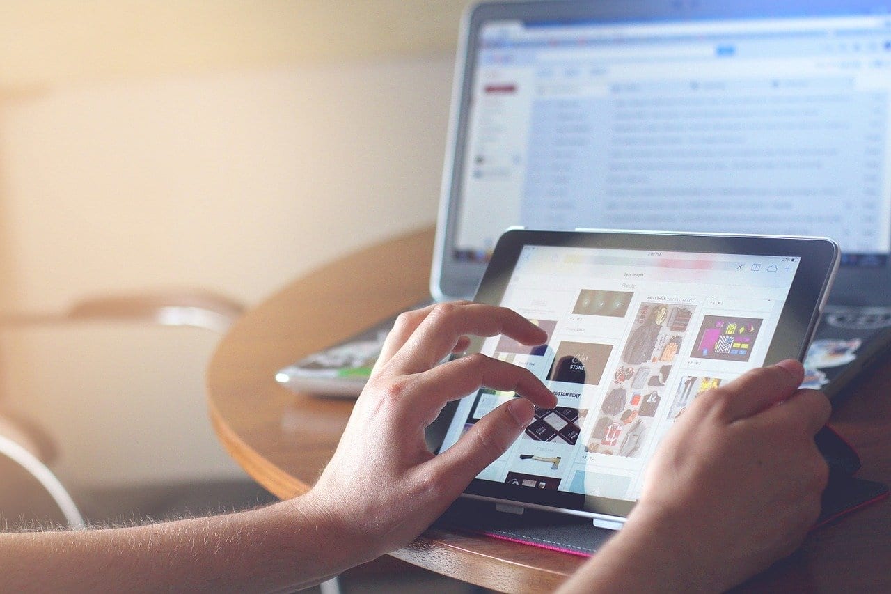 Oakland, CA - VIDEO | Reviewing Mobile Website Design Layouts | Web Design News