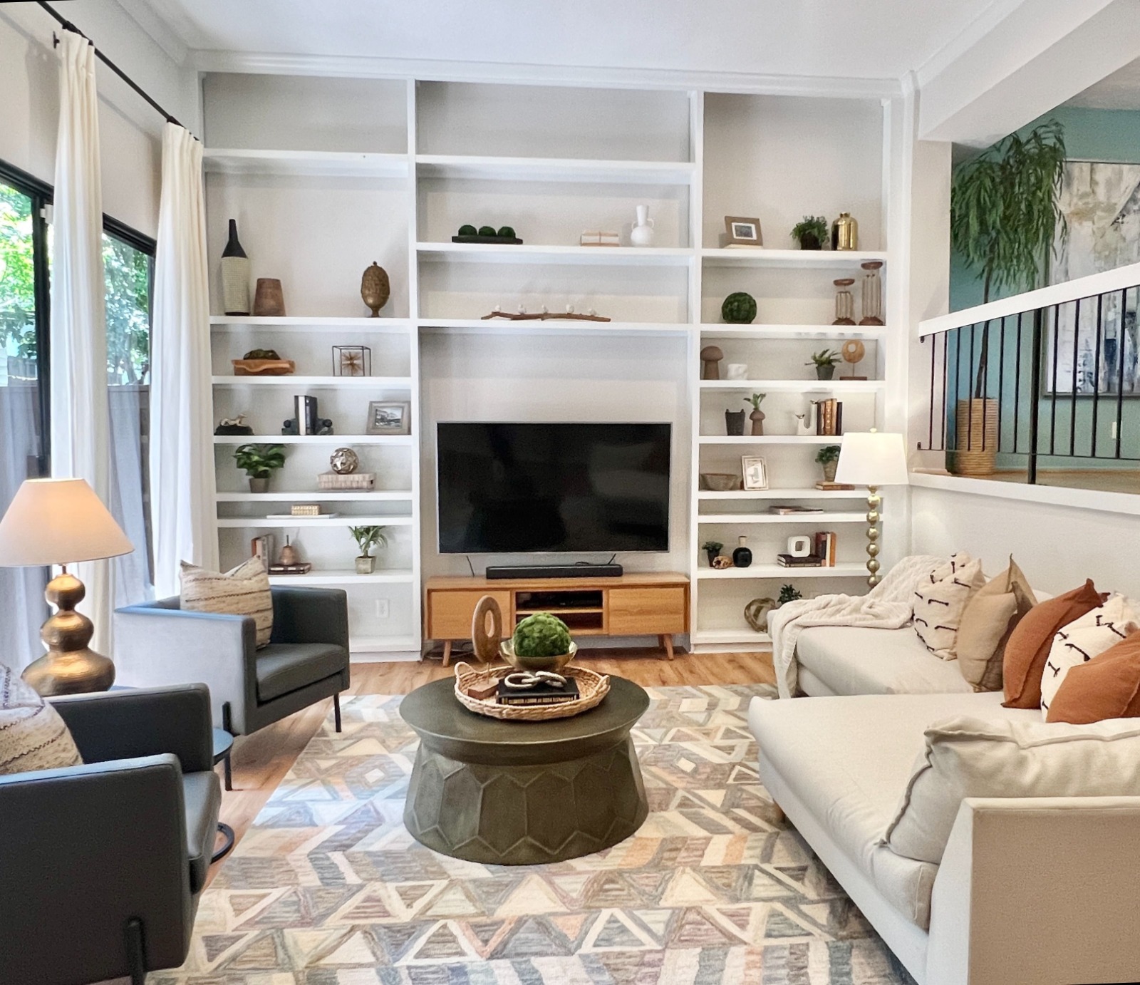 South Pasadena, CA - Occupied Home Staging With Mid-Century Modern Style