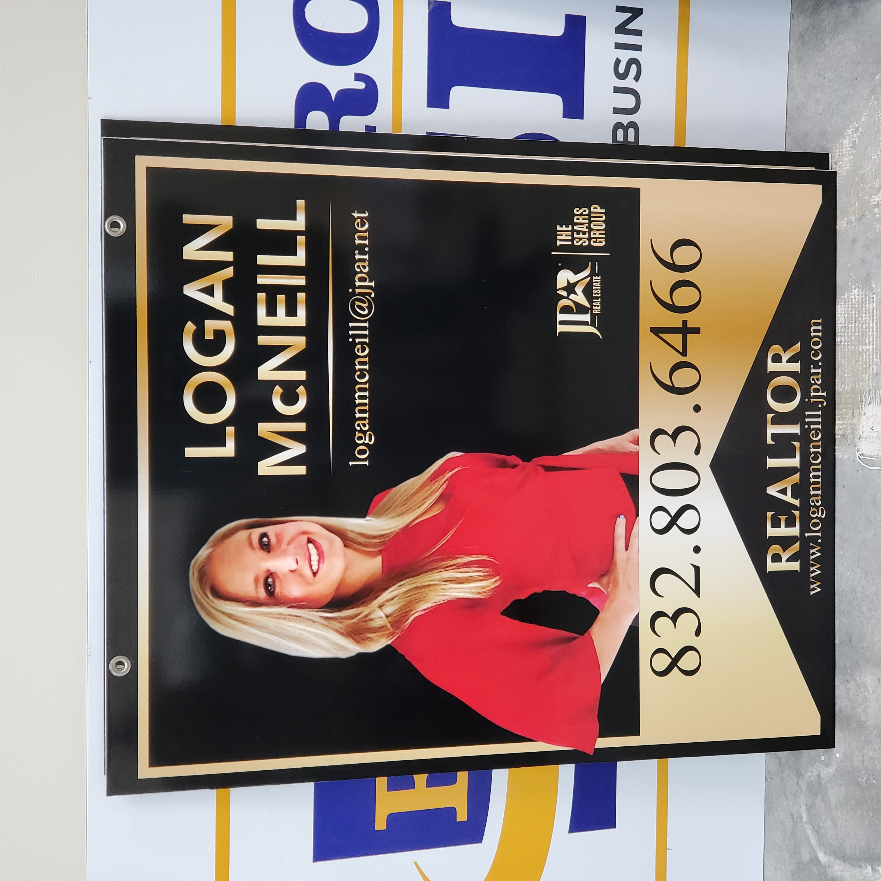 Call Our Sign Company for Professional Real Estate Signs with Quick Turnaround