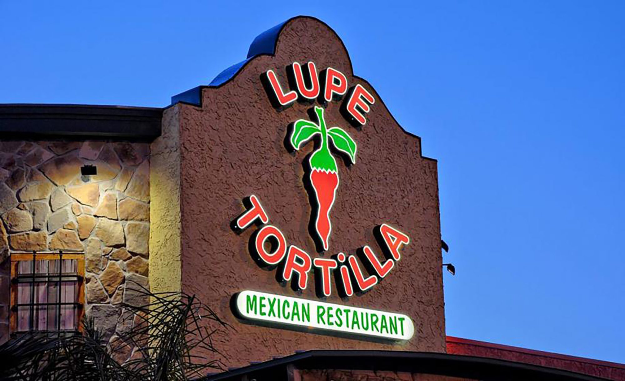 Rochester Hills, MI – Benefits of Custom Channel Letter Signs for Restaurants