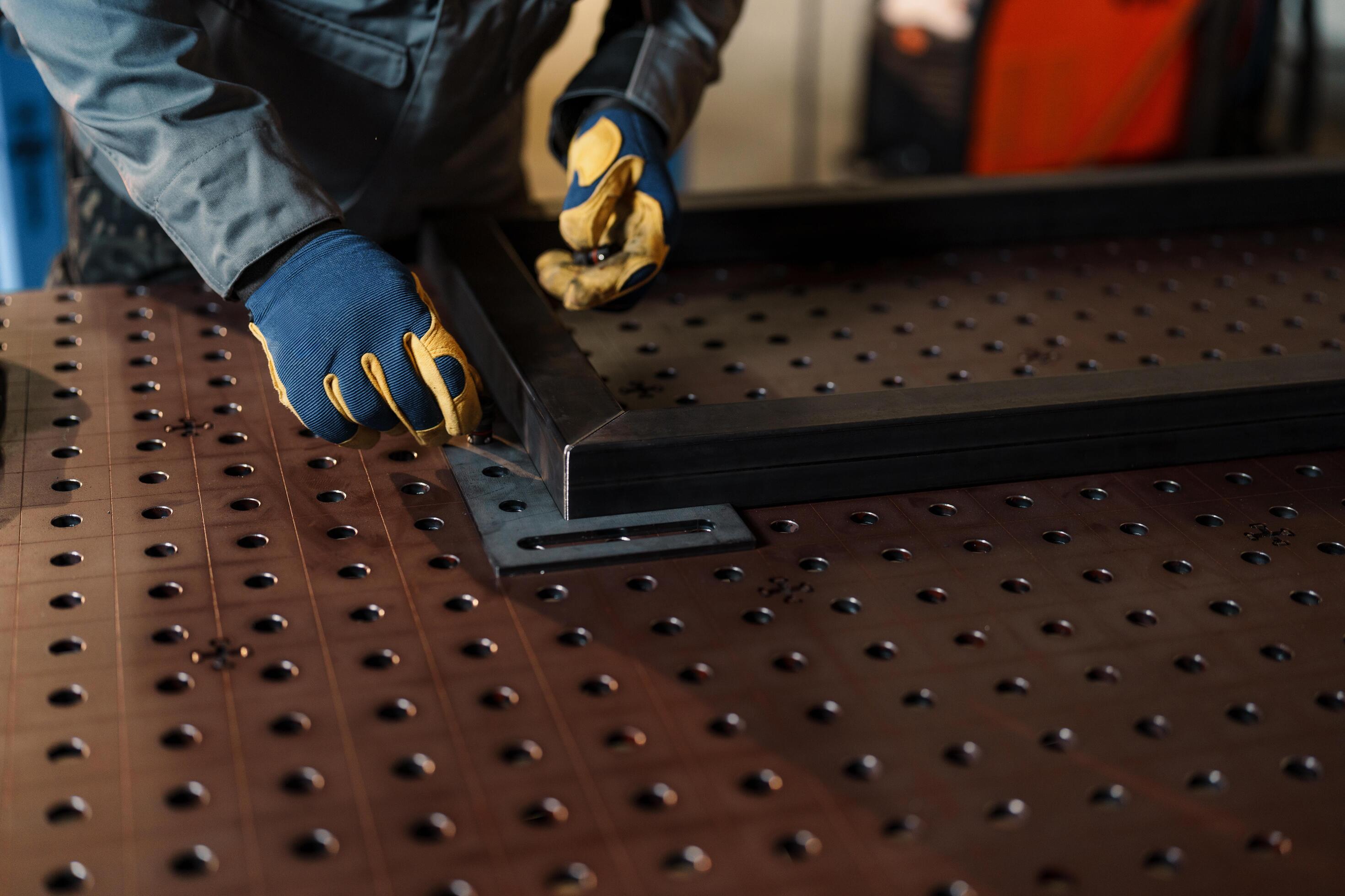 Poway, CA — Metal Sign Fabrication Sign Shops Offer Manufacturing Firms