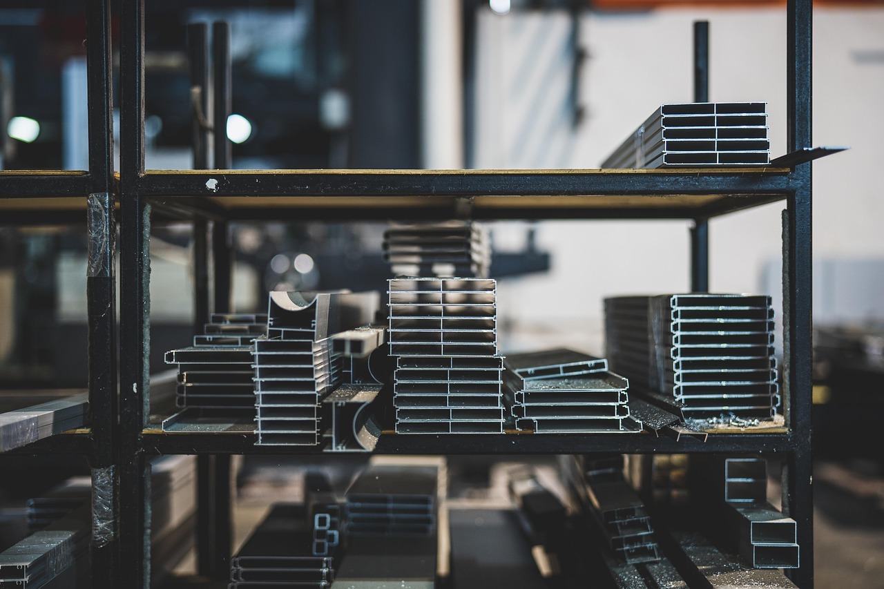 Poway, CA — Metal Sign Fabrication Sign Shops Offer Manufacturing Firms