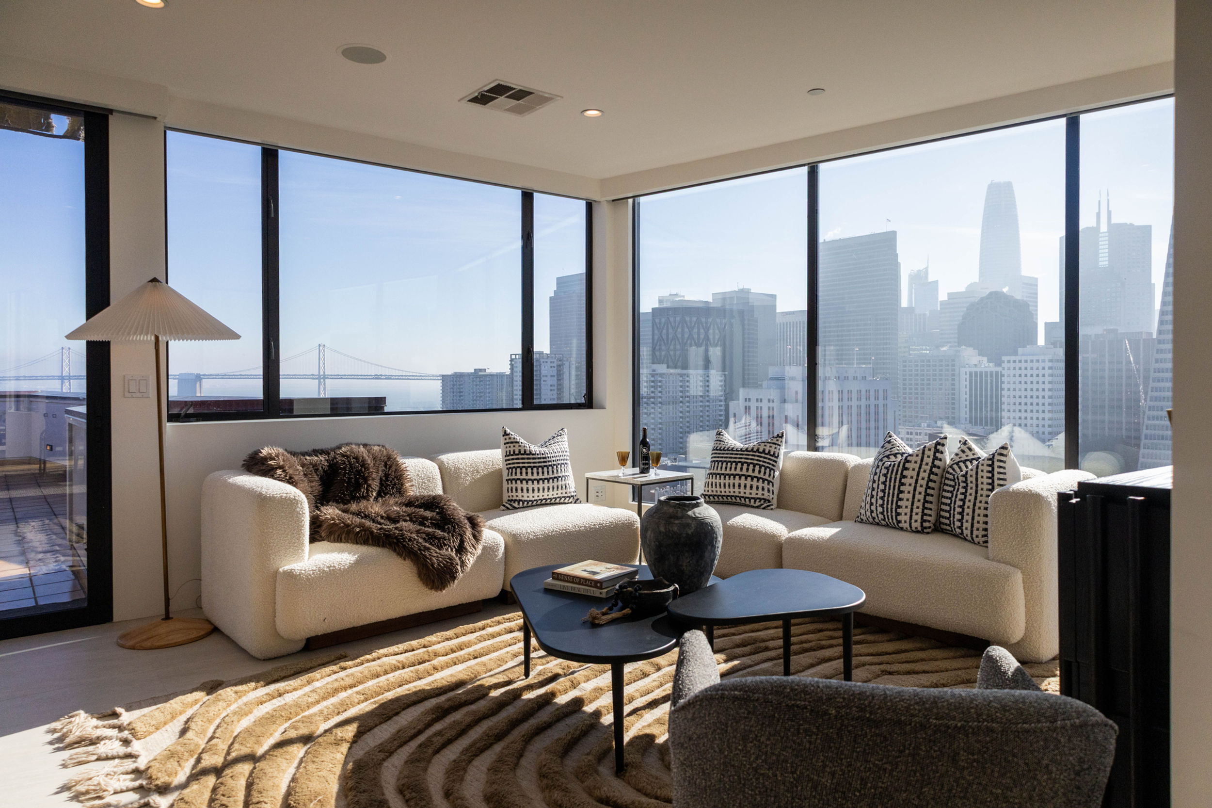 San Francisco, CA - Why Do Waterfront Home Staging Services Win More Offers?