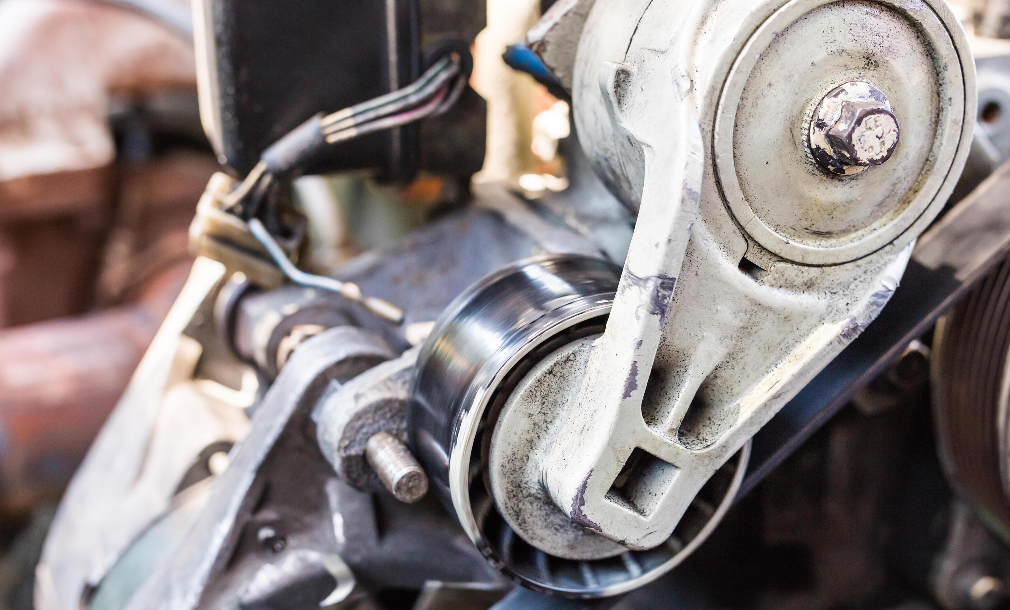 San Leandro, CA - What Warning Signs Indicate Toyota Camry Alternator Replacement?