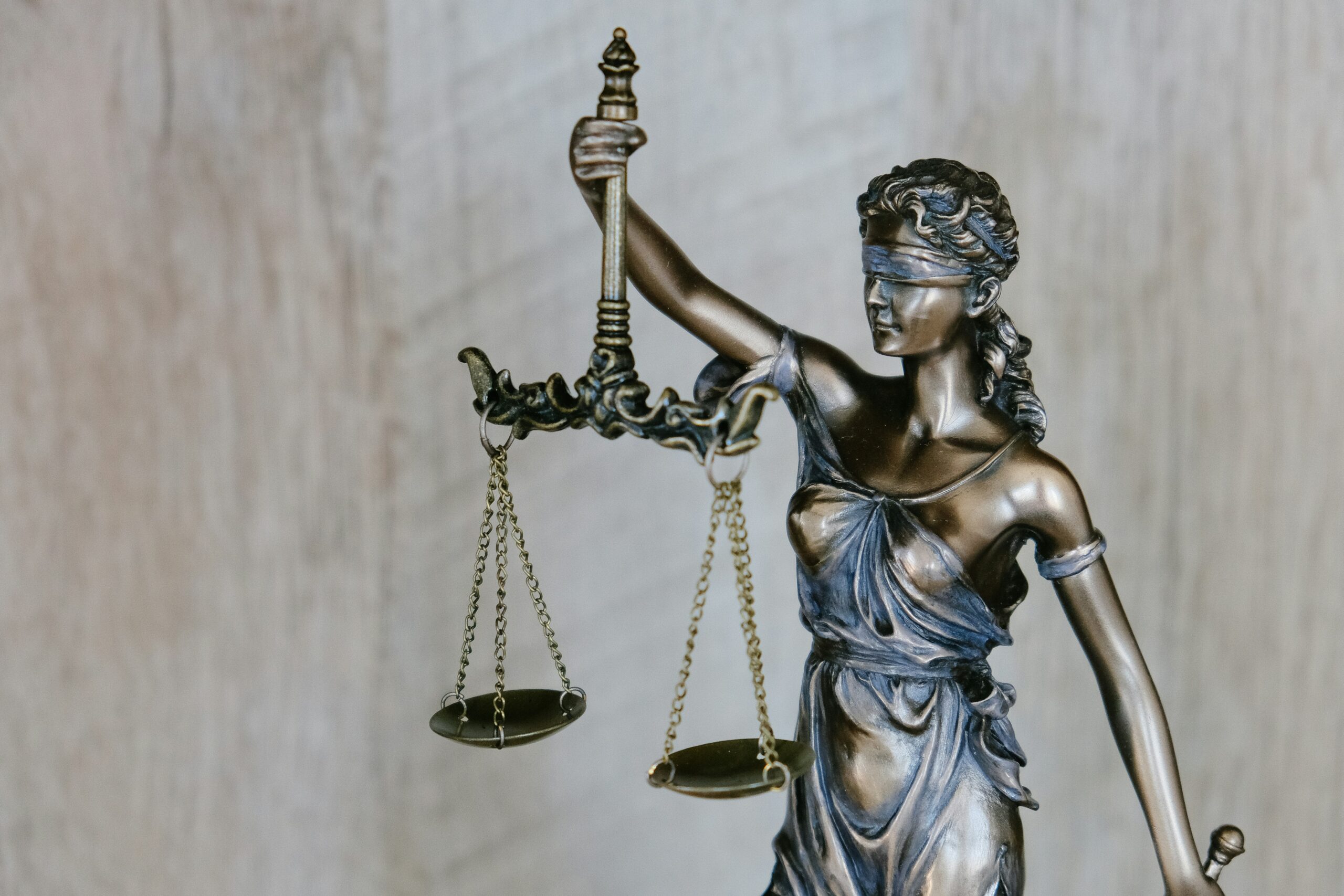 Oakland, CA — What Does a Family Lawyer Handle in Divorce and Support Cases?