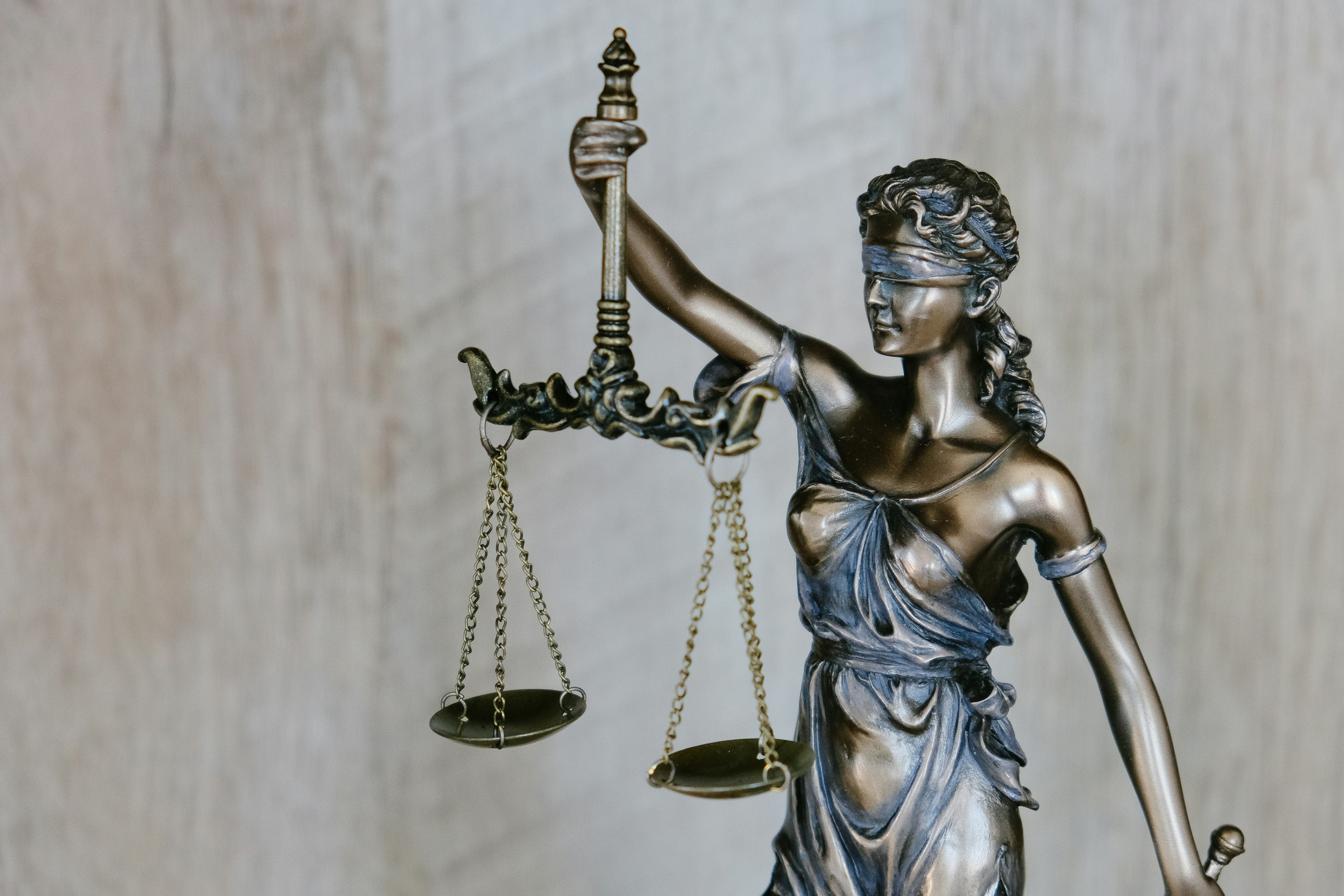 Oakland, CA — What Does a Family Lawyer Handle in Divorce and Support Cases?