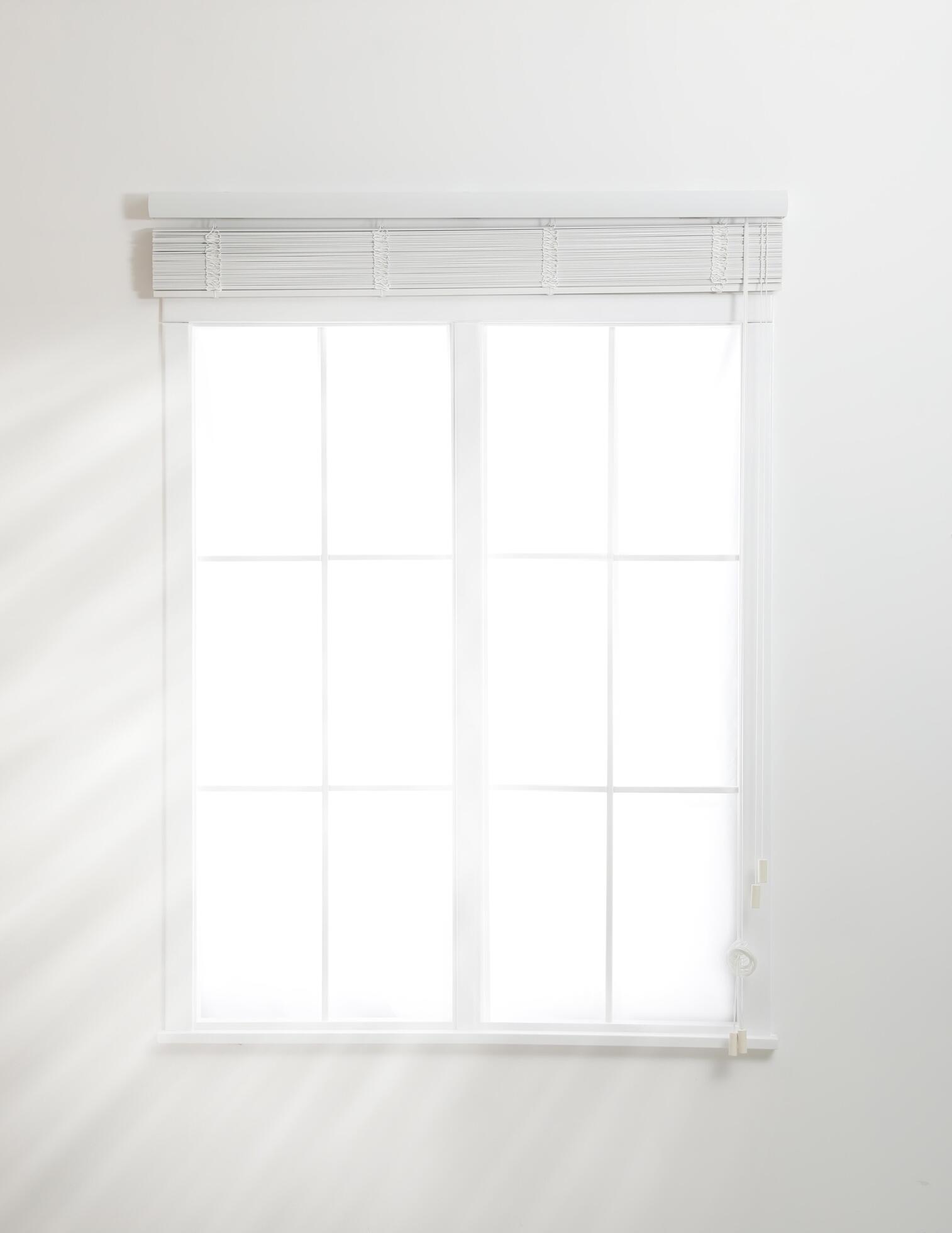 San Leandro, CA — Motorized Roller Shades for Smart Home Convenience and Comfort