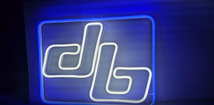 San Marcos, CA - Discussing the Custom Neon Signs Process from a Sign Company