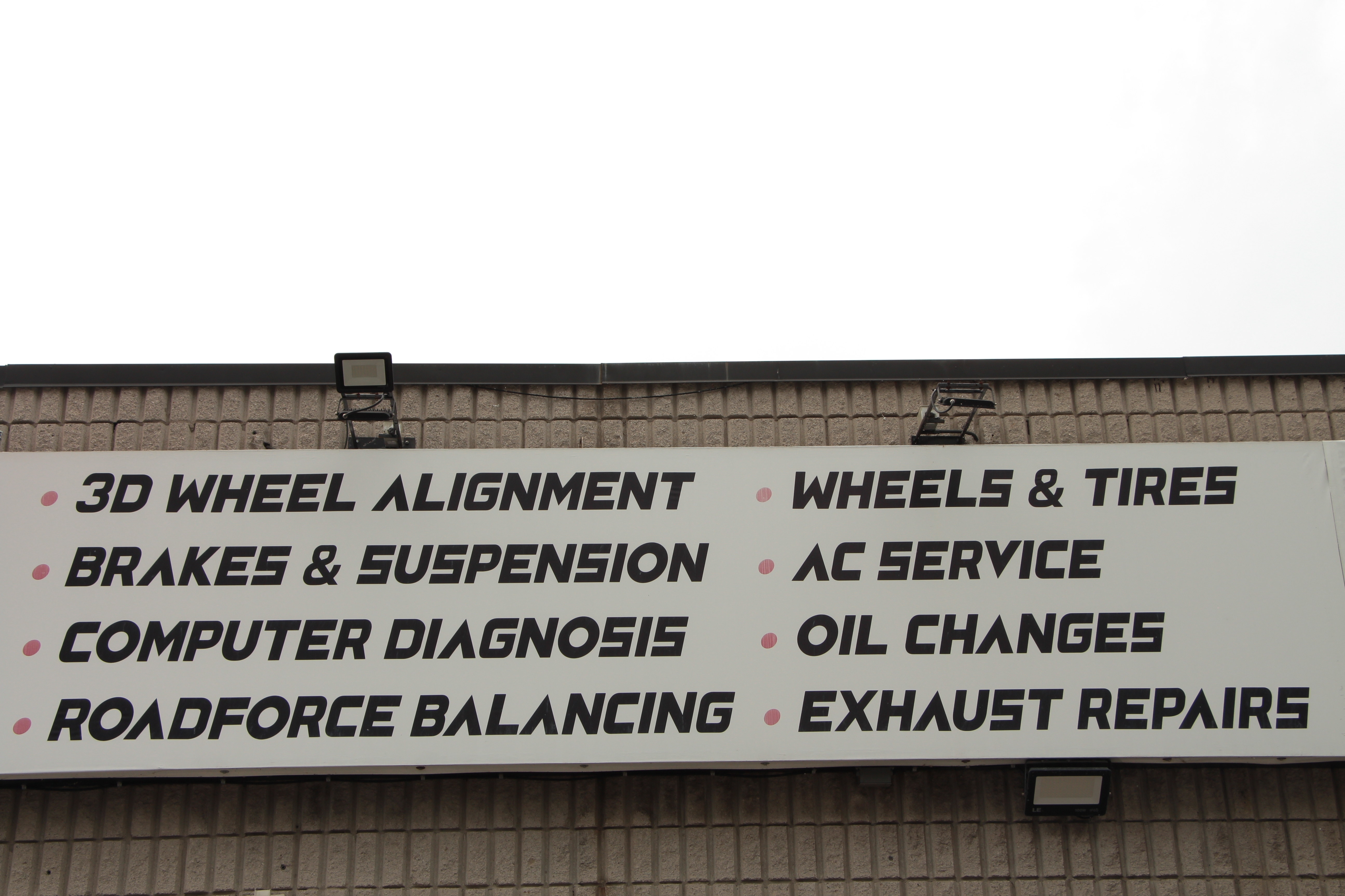 San Marcos, CA - Sign Company Offers Rate & Services Signs for Auto Repair Shops