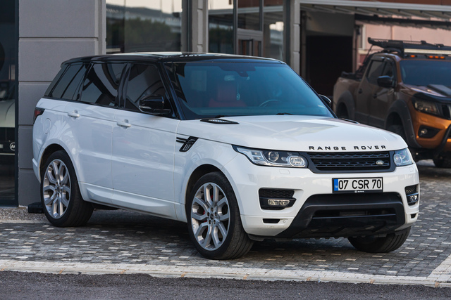 Hillsborough, CA - Land Rover Engine Problems? Visit Our Auto Repair Shop!