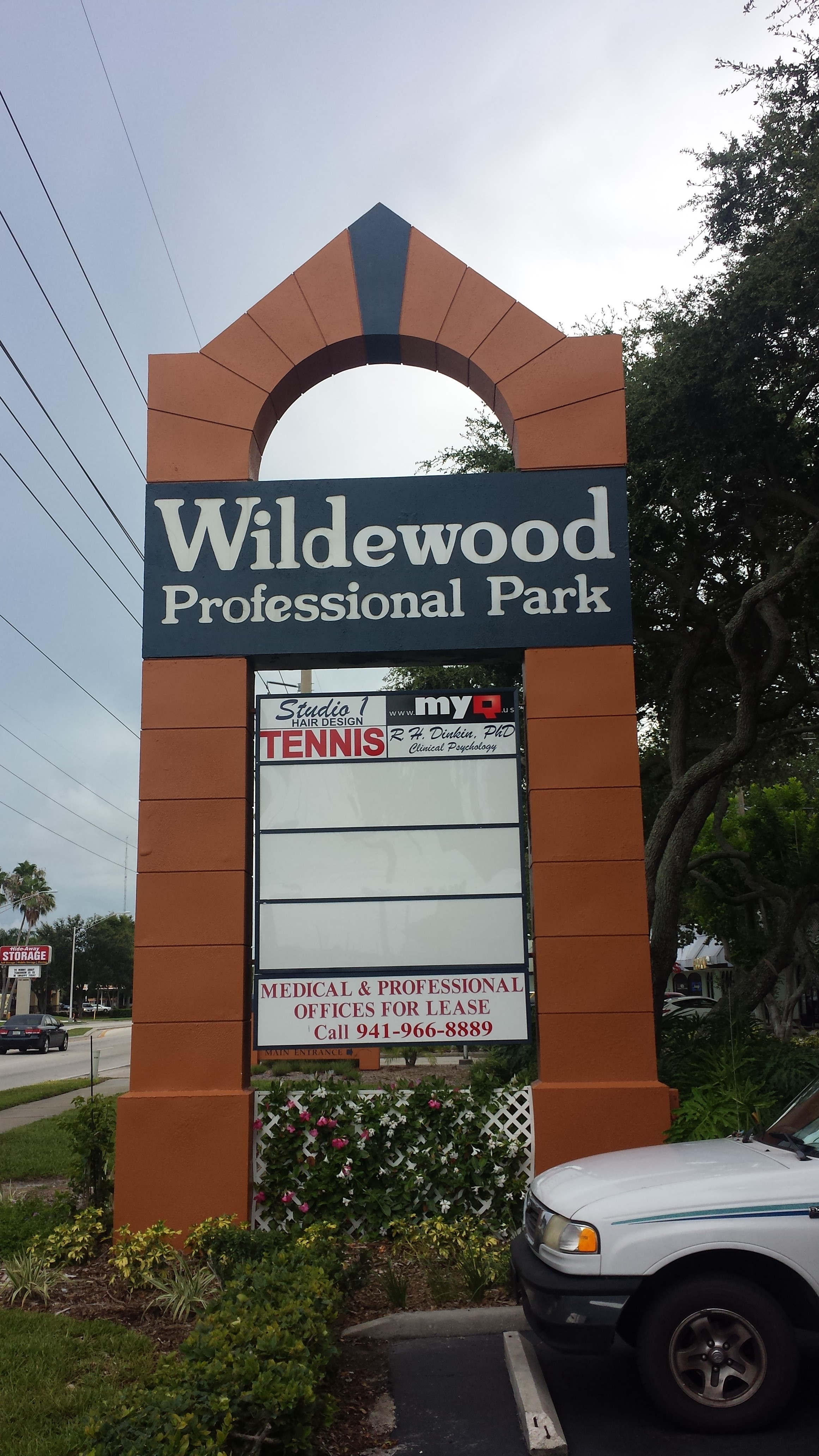 Refurbishing signs for your Sarasota, FL or Bradenton, Fl business