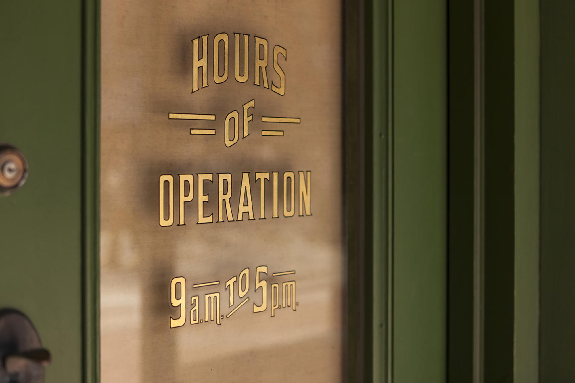 Glendale, AZ – Searching for a Custom Sign Company for Your Retail Store?
