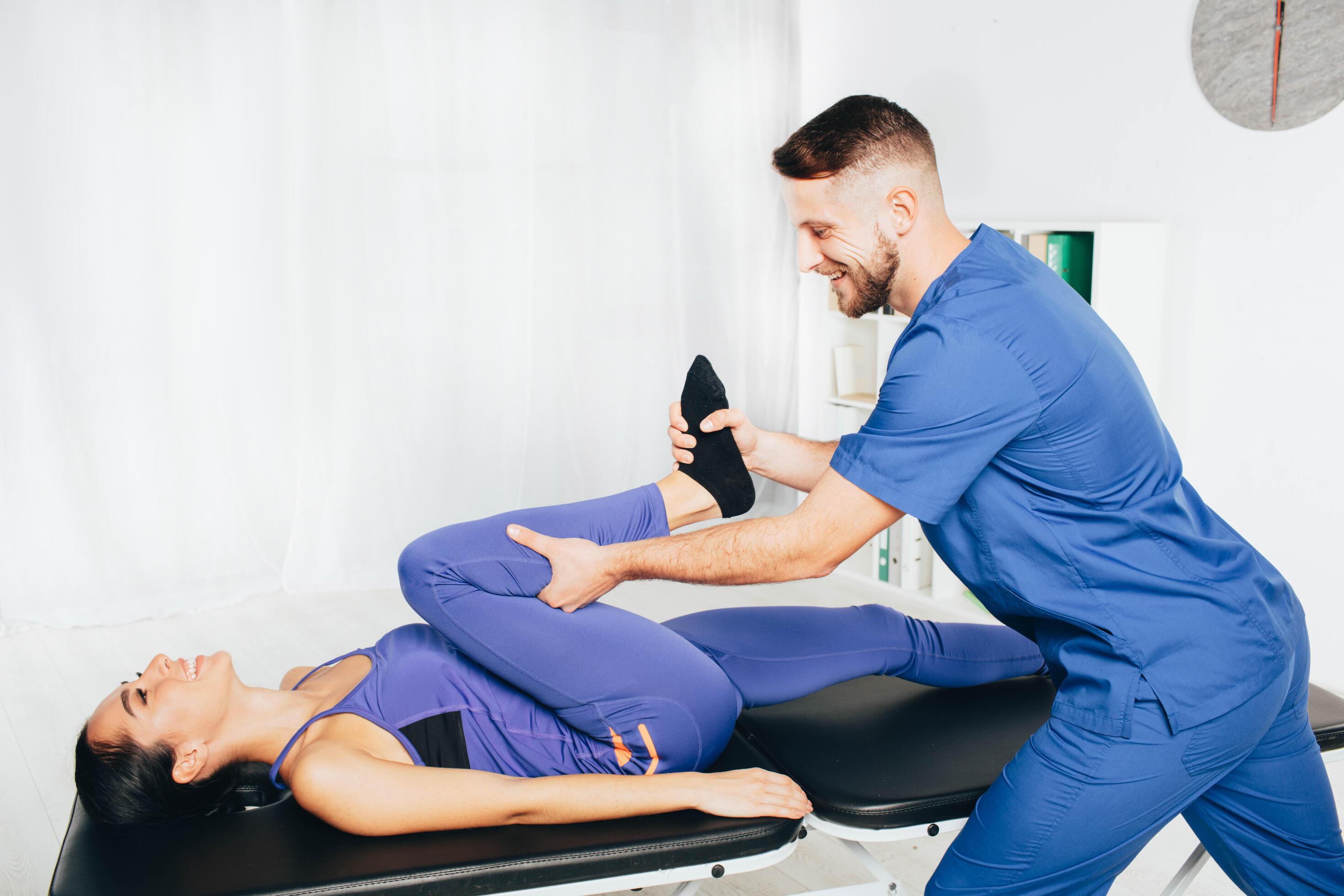 Sierra Vista, AZ — What Does a Manual Physical Therapist Do for You?