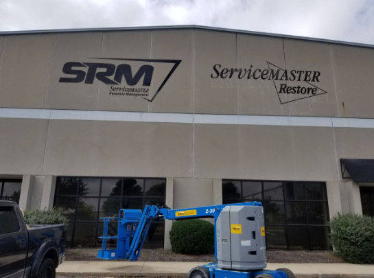 ServiceMaster-SRM Relocates and Adds Dimensional Letter Building Signs in Shawnee KS!