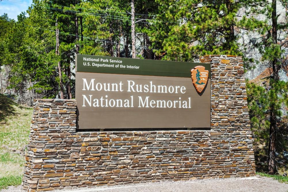 Skokie, IL - 5 Types of Custom Monument Signs for Businesses | Sign Company News