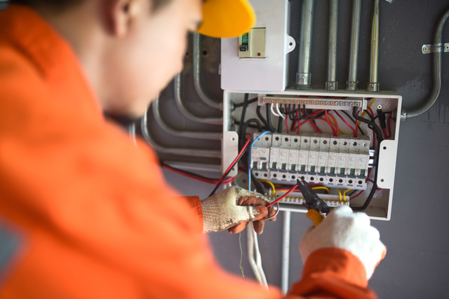 Airway Heights, WA - Benefits of Hiring a Business Coach as an Electrician