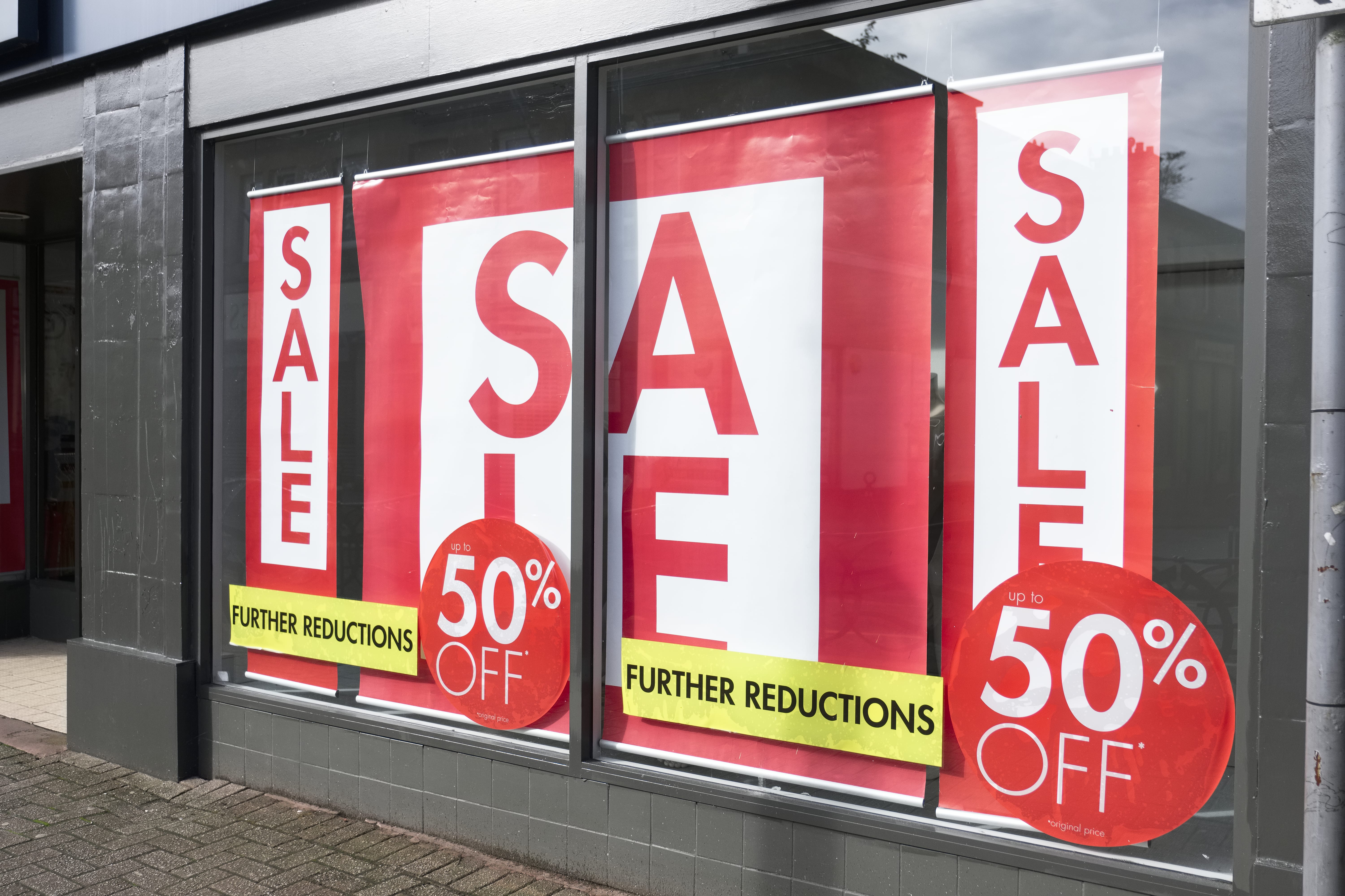 St. Petersburg, FL | The Benefits of Flag Signs and Banners for your Business