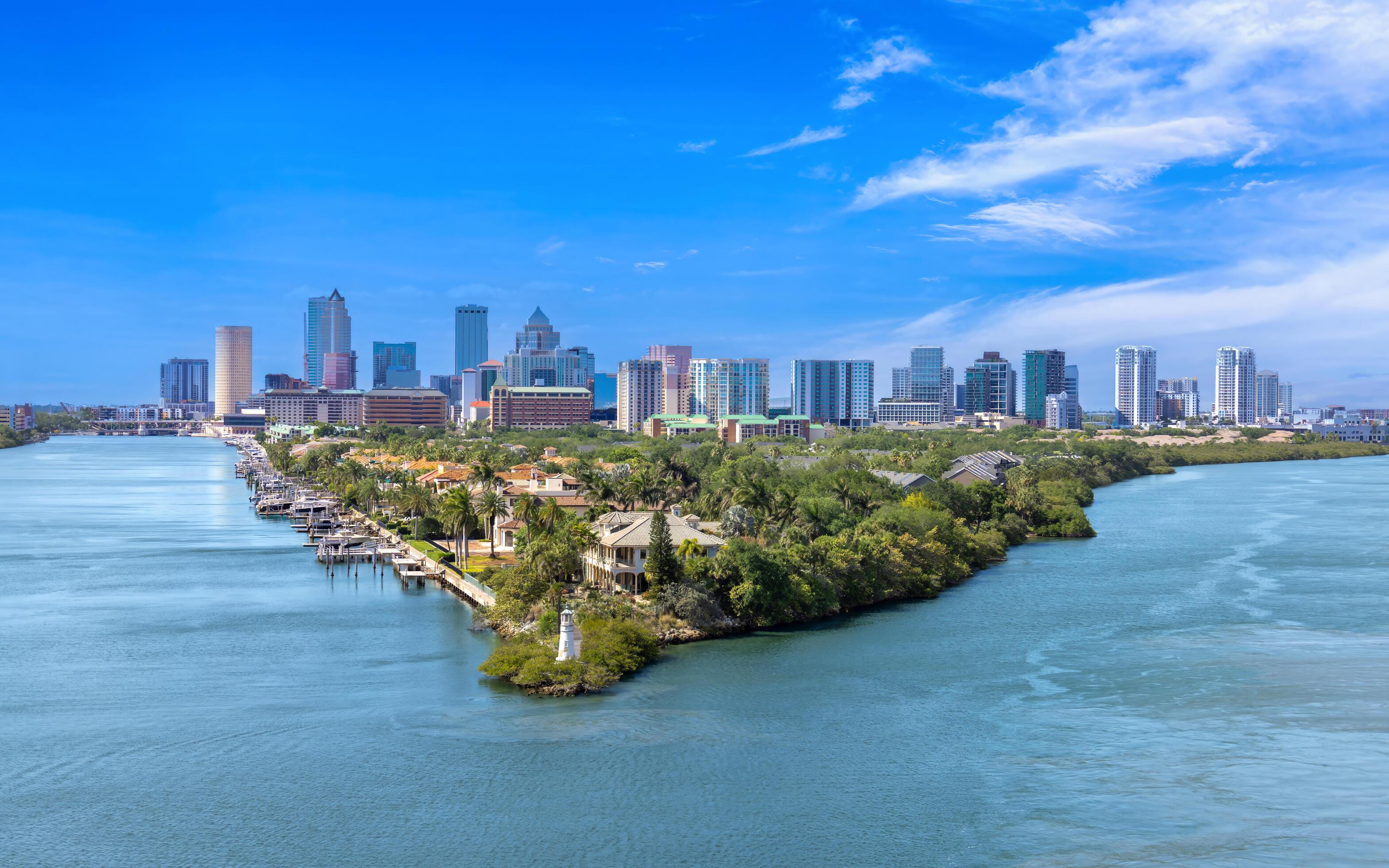 Tampa, FL-Updating Exterior Business Signs Essential Economics