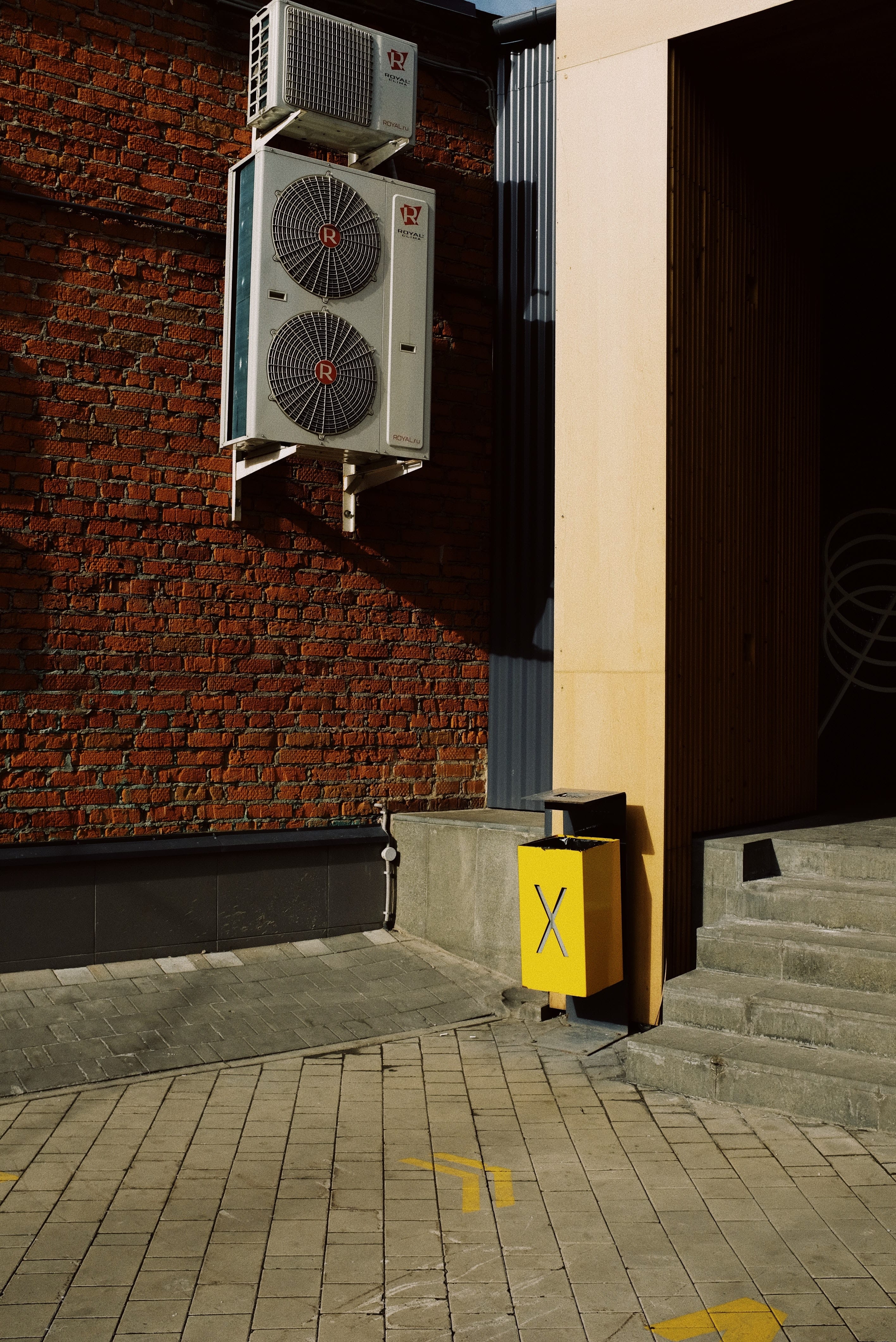 City, ST - Professional HVAC Contracting Services for Local Real Estate Company