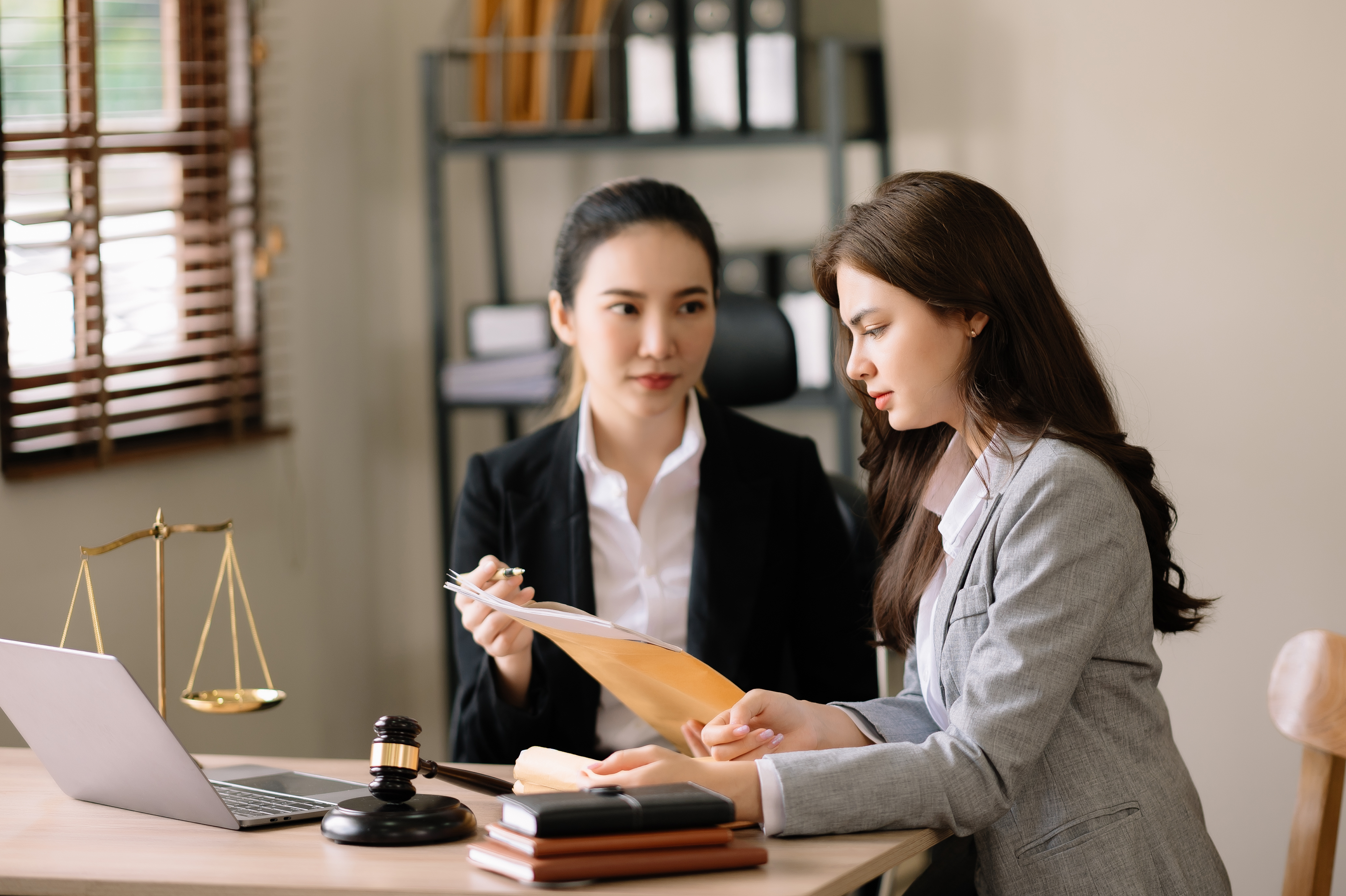 Perrysburg, OH – How a Business Coach Helps Law Firms Develop Leadership Skills