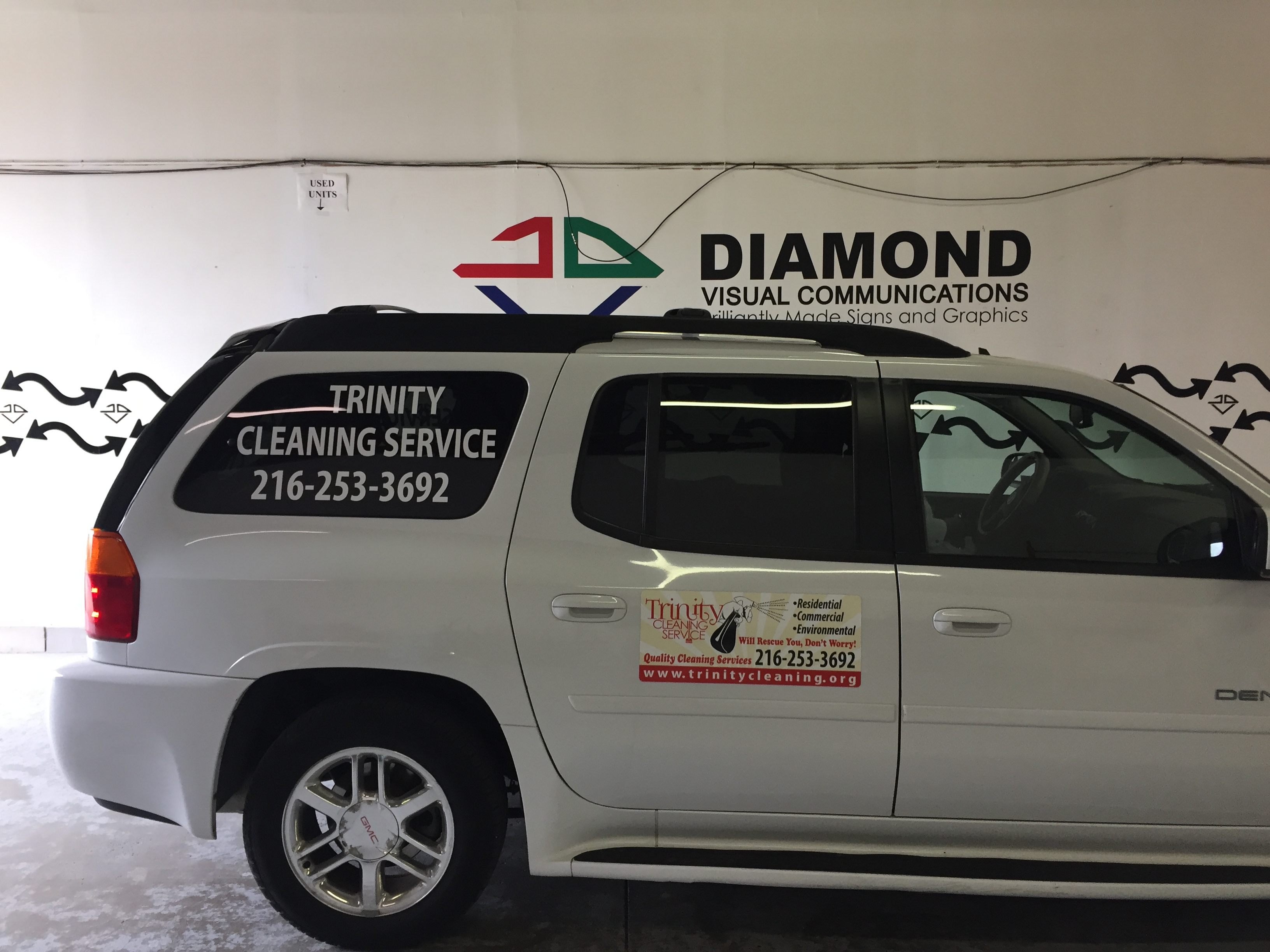 Vehicle graphics to promote cleaning service in Cleveland, Ohio
